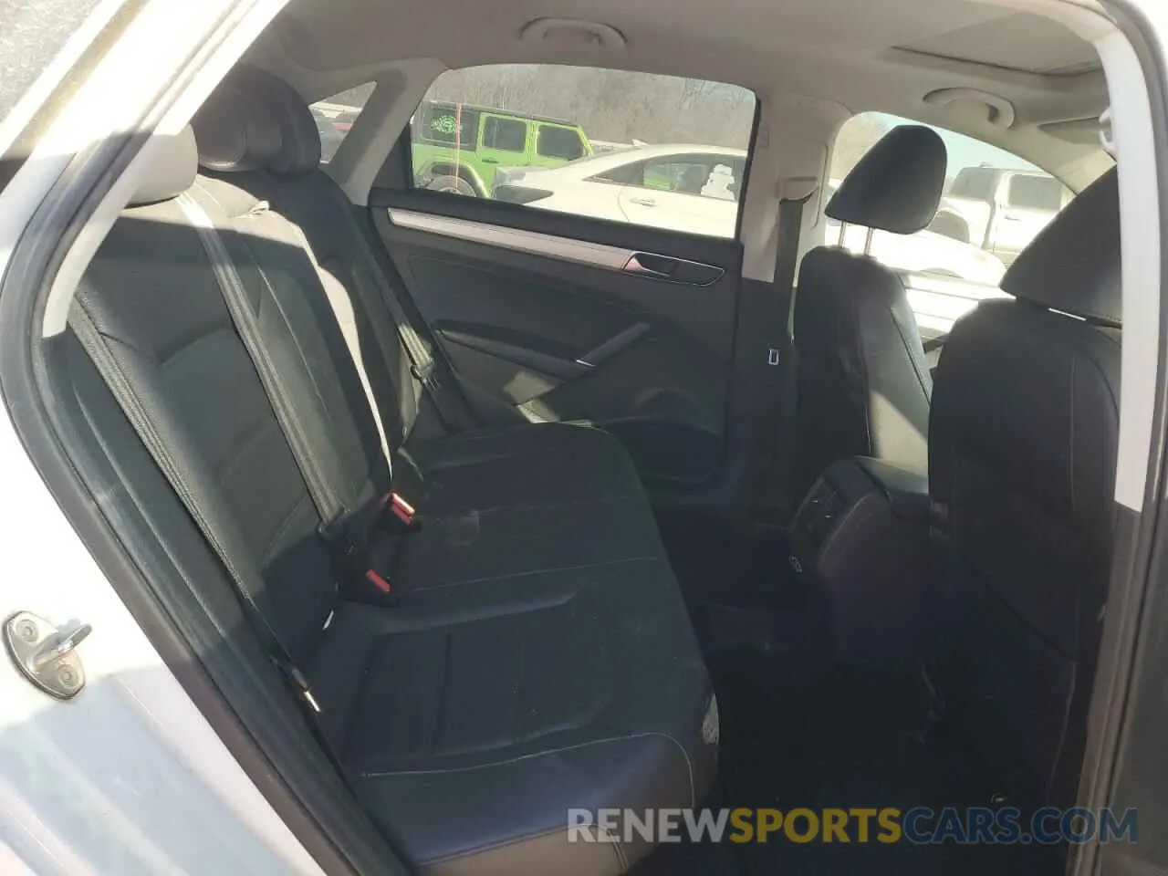 10 fotografías del automóvil dañado 1VWLA7A31KC014502 VOLKSWAGEN PASSAT 2019