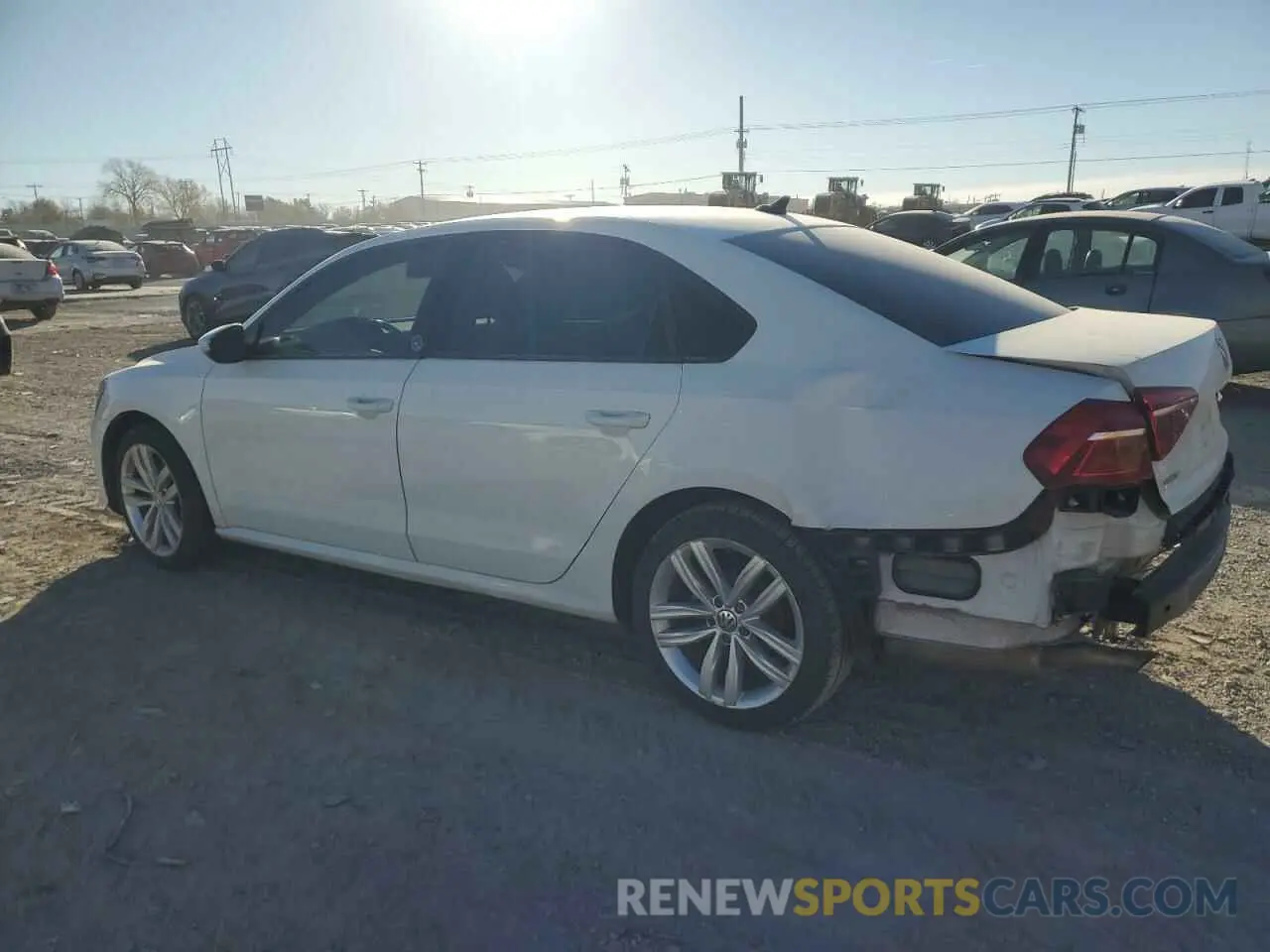 2 fotografías del automóvil dañado 1VWLA7A31KC014502 VOLKSWAGEN PASSAT 2019