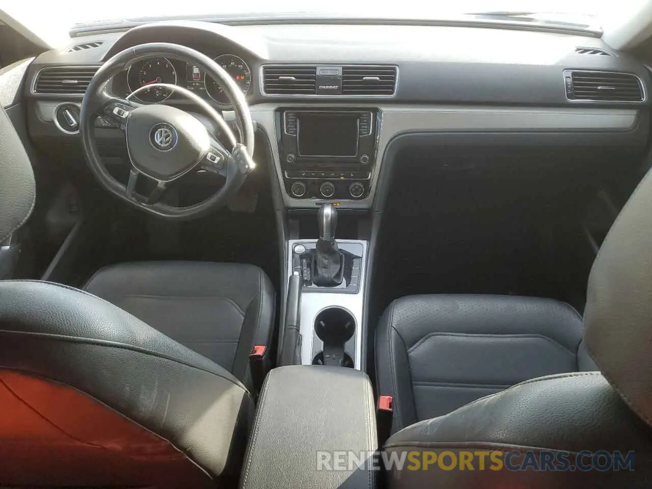 8 fotografías del automóvil dañado 1VWLA7A31KC014502 VOLKSWAGEN PASSAT 2019