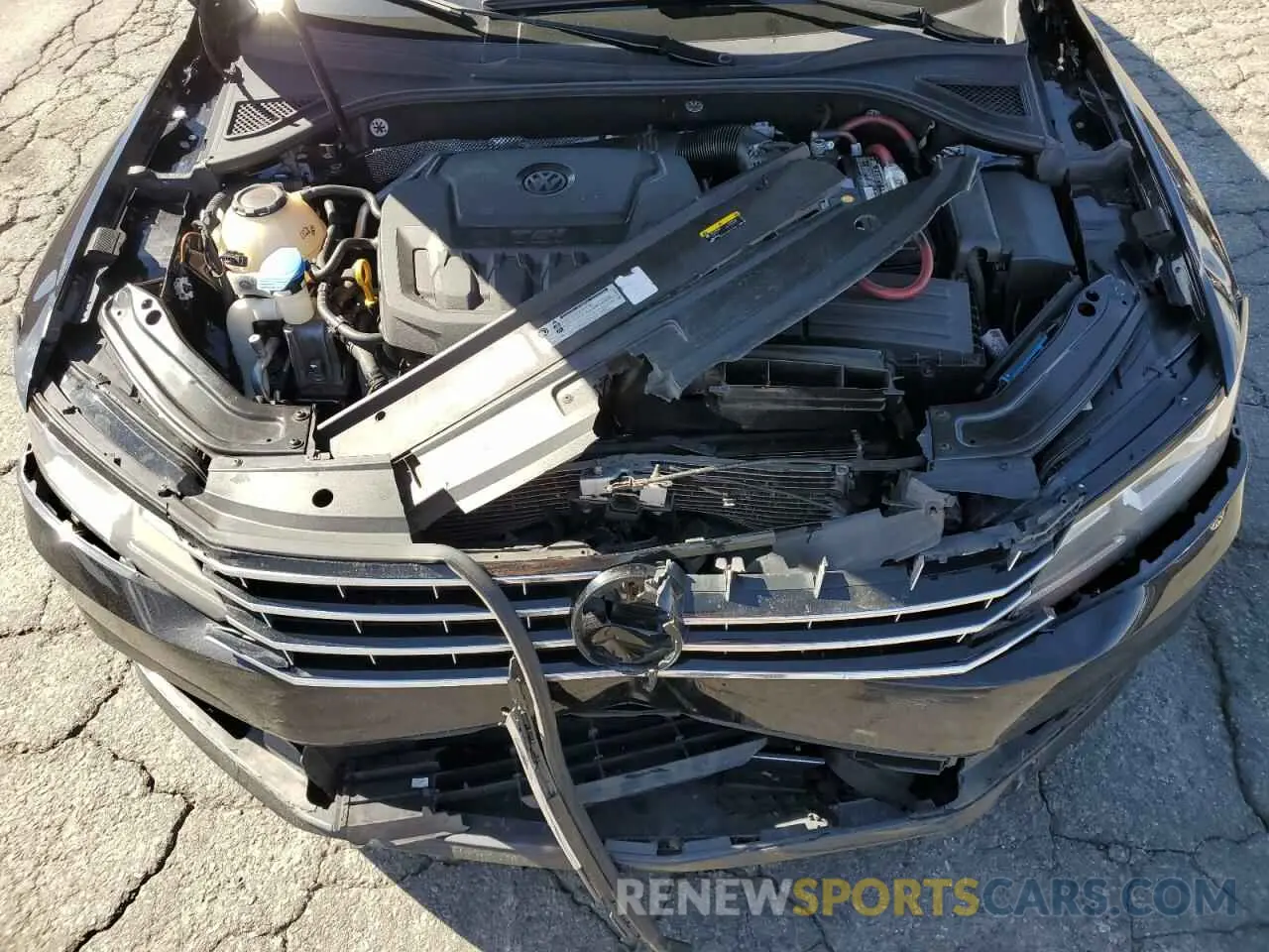 13 fotografías del automóvil dañado 1VWLA7A33KC009589 VOLKSWAGEN PASSAT 2019