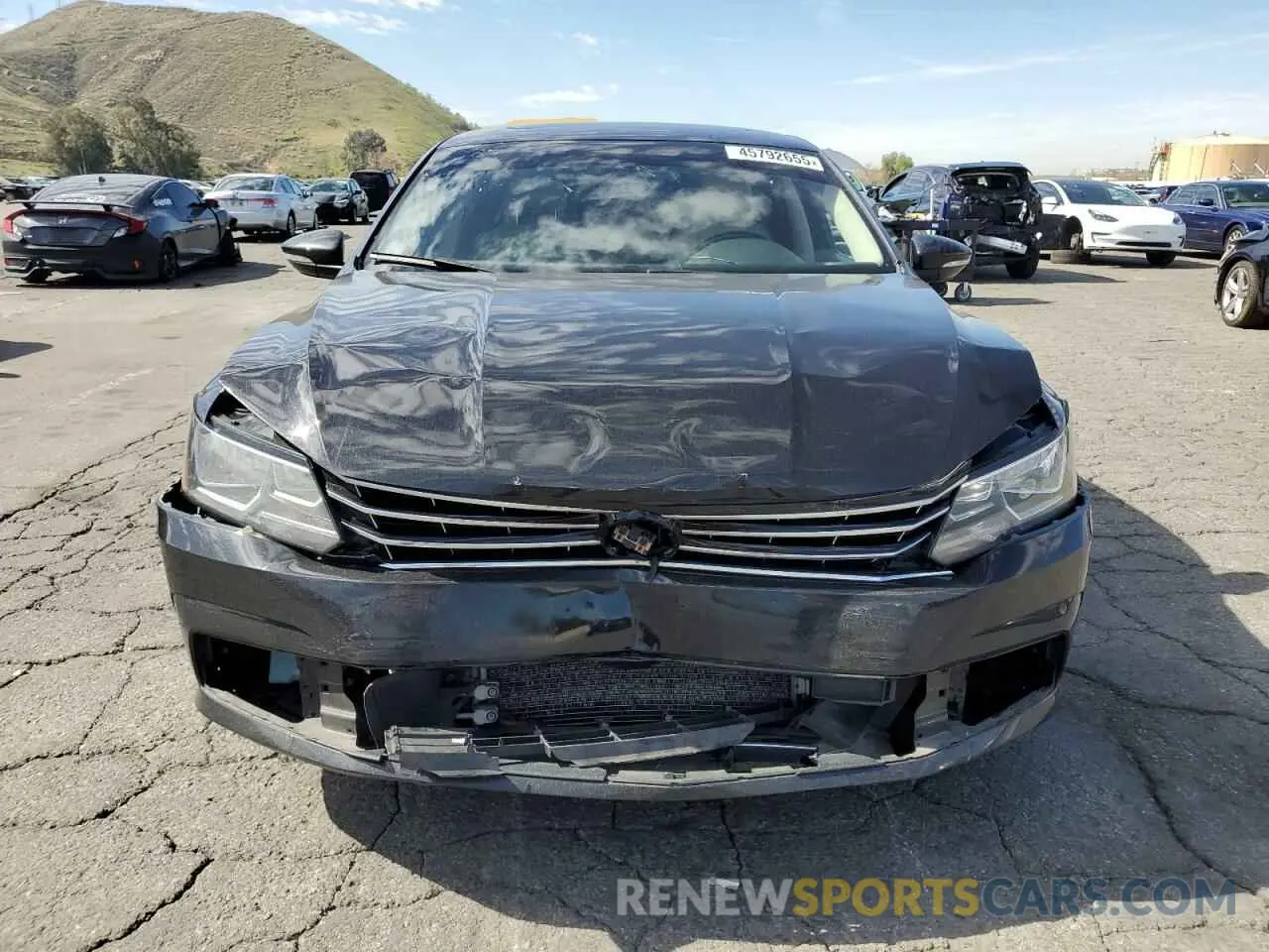 5 fotografías del automóvil dañado 1VWLA7A33KC009589 VOLKSWAGEN PASSAT 2019