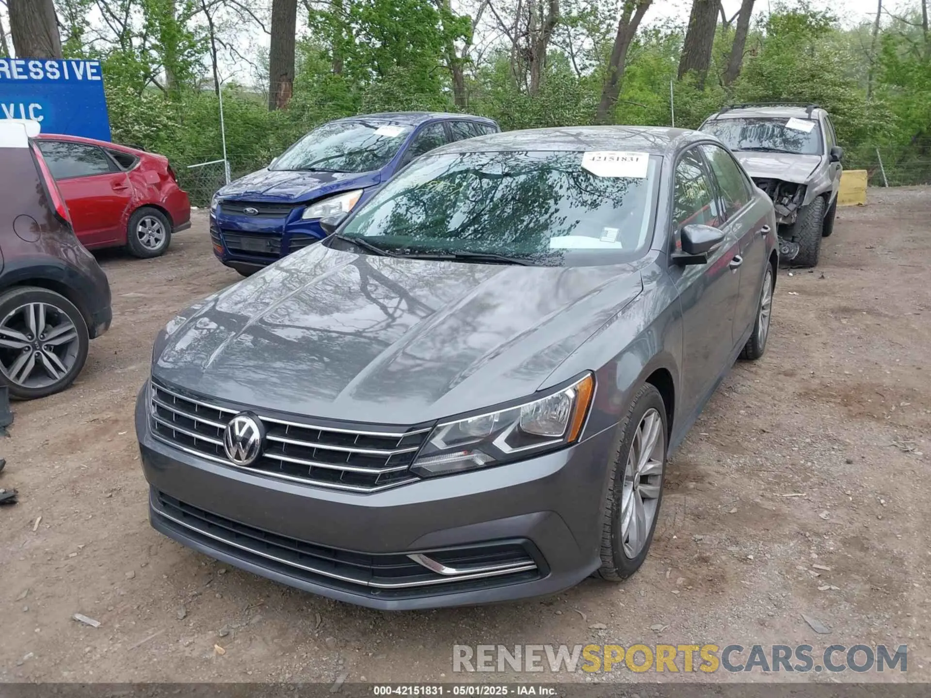 2 fotografías del automóvil dañado 1VWLA7A33KC013920 VOLKSWAGEN PASSAT 2019