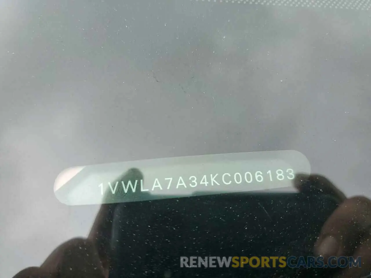 12 fotografías del automóvil dañado 1VWLA7A34KC006183 VOLKSWAGEN PASSAT 2019