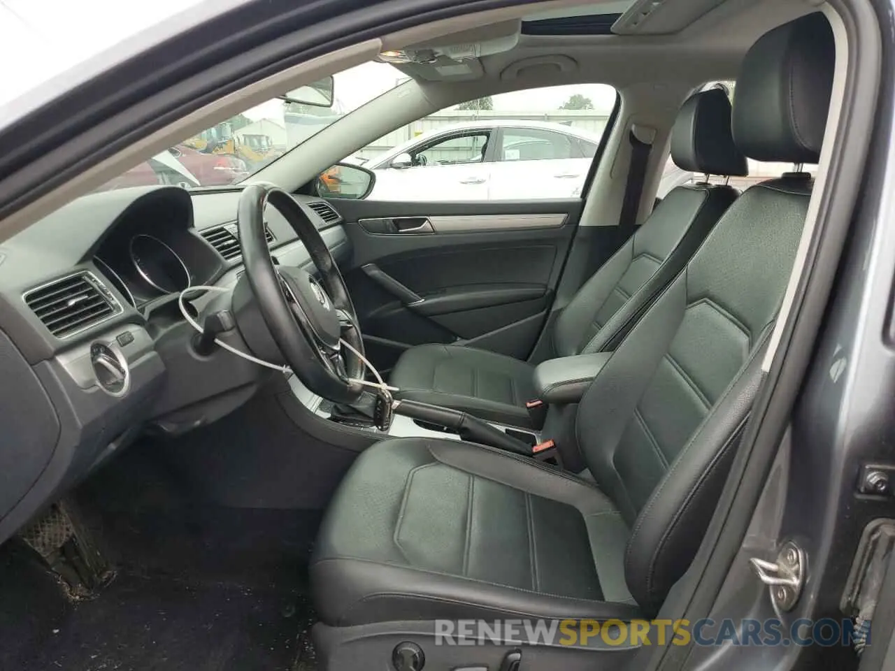 7 fotografías del automóvil dañado 1VWLA7A34KC006183 VOLKSWAGEN PASSAT 2019