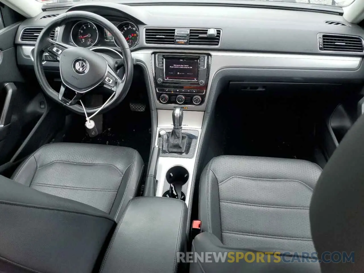 8 fotografías del automóvil dañado 1VWLA7A34KC006183 VOLKSWAGEN PASSAT 2019