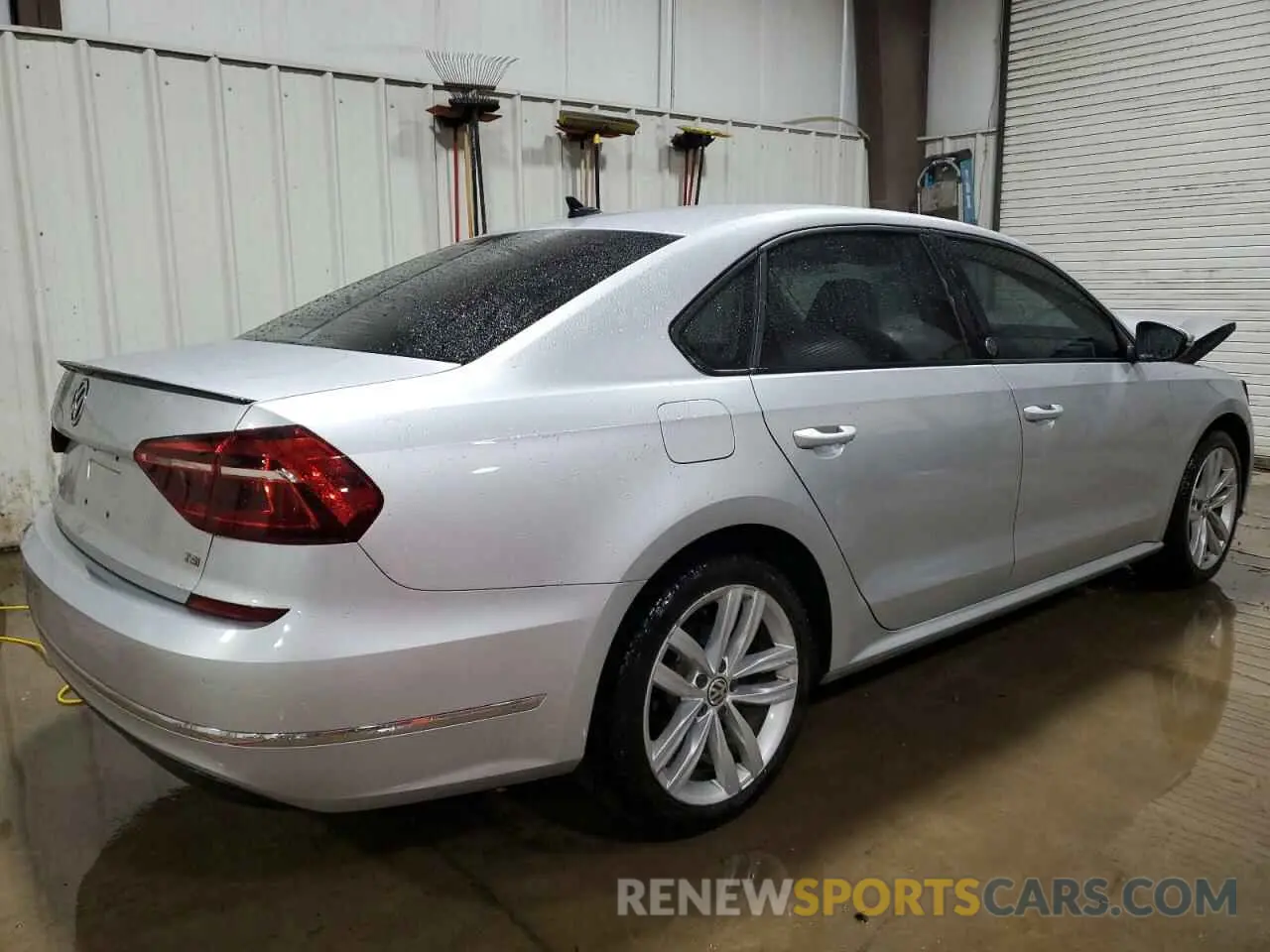 3 fotografías del automóvil dañado 1VWLA7A35KC002255 VOLKSWAGEN PASSAT 2019