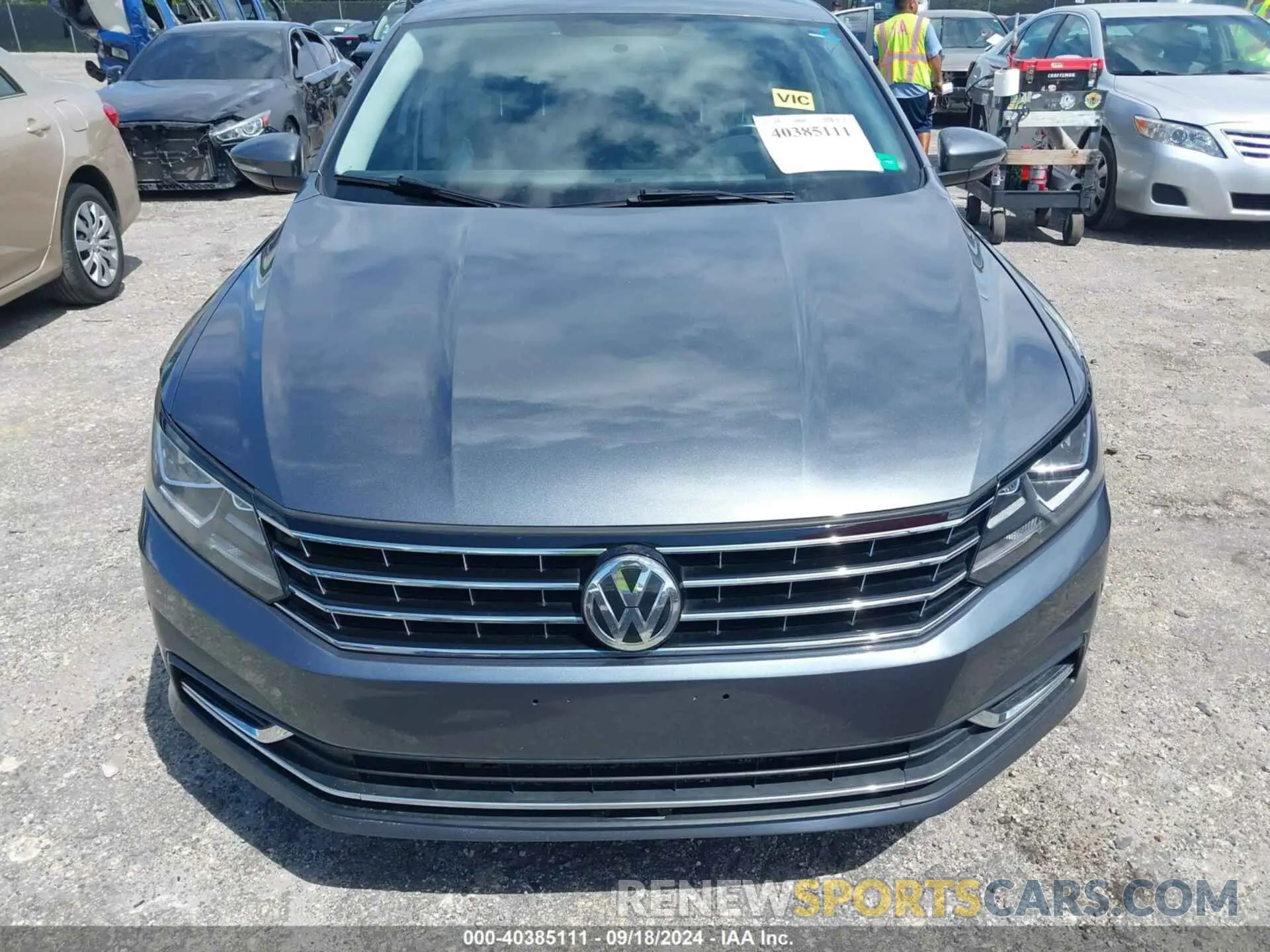 12 fotografías del automóvil dañado 1VWLA7A35KC011084 VOLKSWAGEN PASSAT 2019
