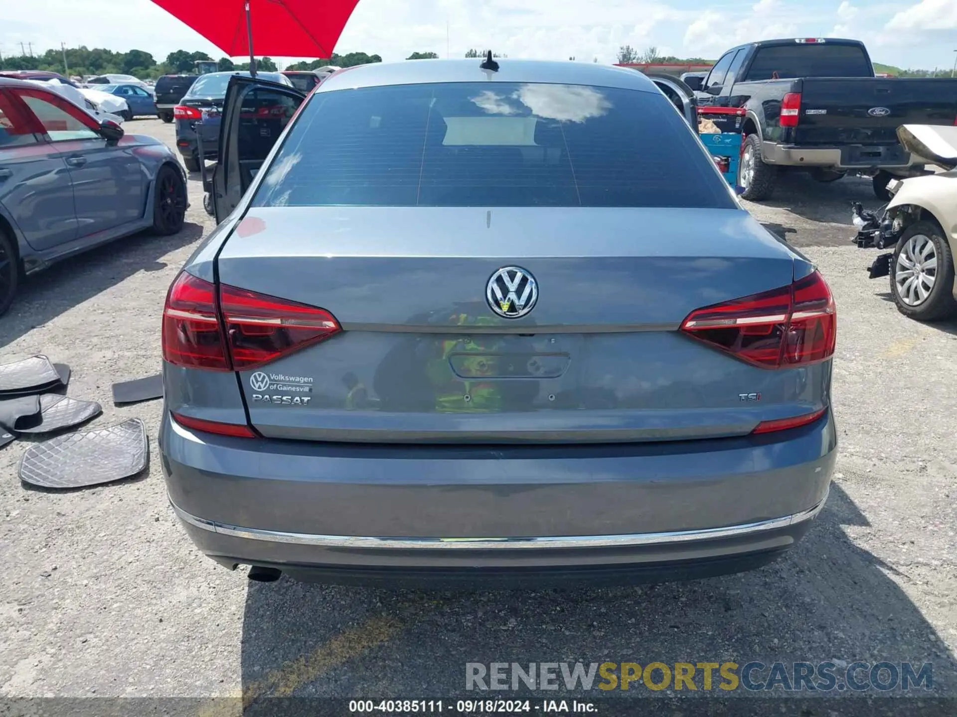 16 fotografías del automóvil dañado 1VWLA7A35KC011084 VOLKSWAGEN PASSAT 2019