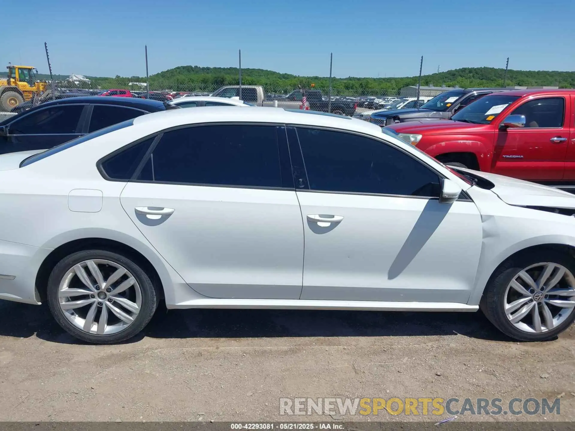14 fotografías del automóvil dañado 1VWLA7A36KC008789 VOLKSWAGEN PASSAT 2019
