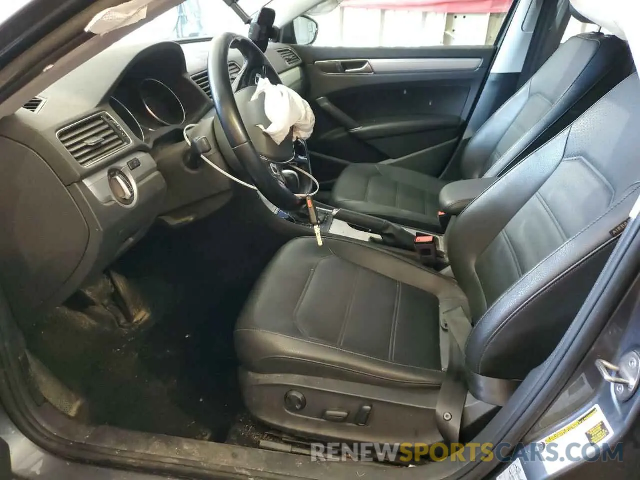 7 fotografías del automóvil dañado 1VWLA7A37KC003794 VOLKSWAGEN PASSAT 2019