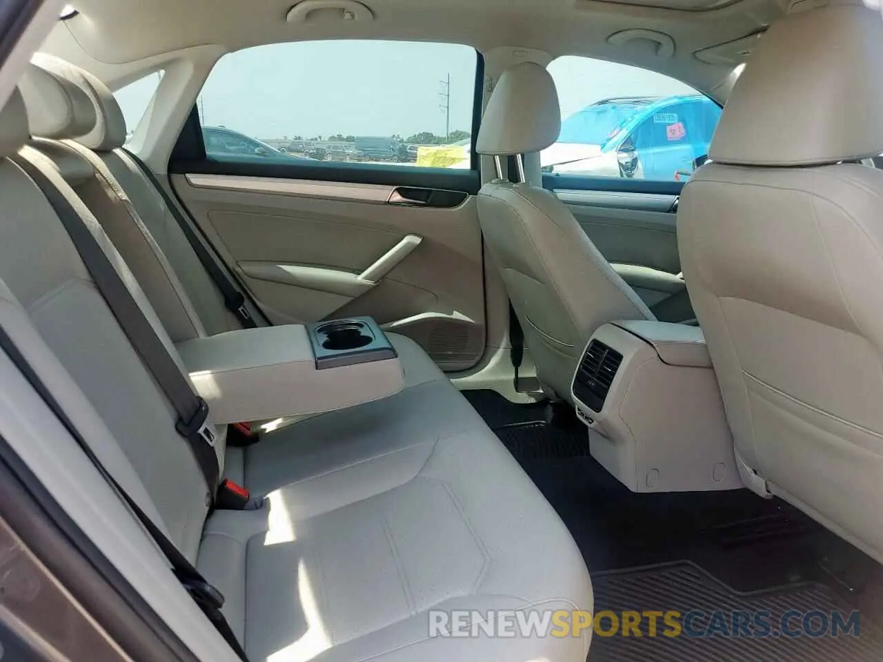 10 fotografías del automóvil dañado 1VWLA7A37KC009241 VOLKSWAGEN PASSAT 2019