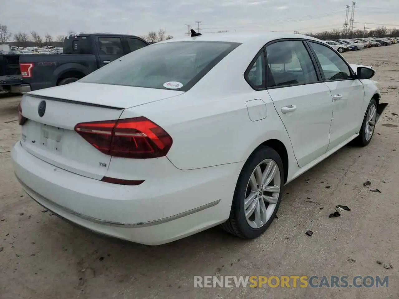3 fotografías del automóvil dañado 1VWLA7A37KC010650 VOLKSWAGEN PASSAT 2019