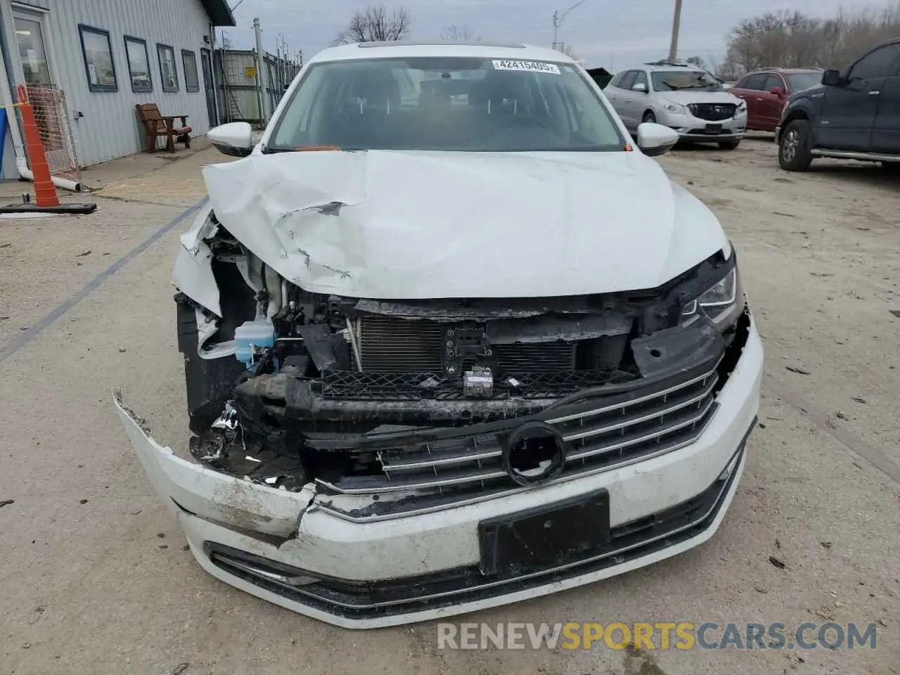 5 fotografías del automóvil dañado 1VWLA7A37KC010650 VOLKSWAGEN PASSAT 2019