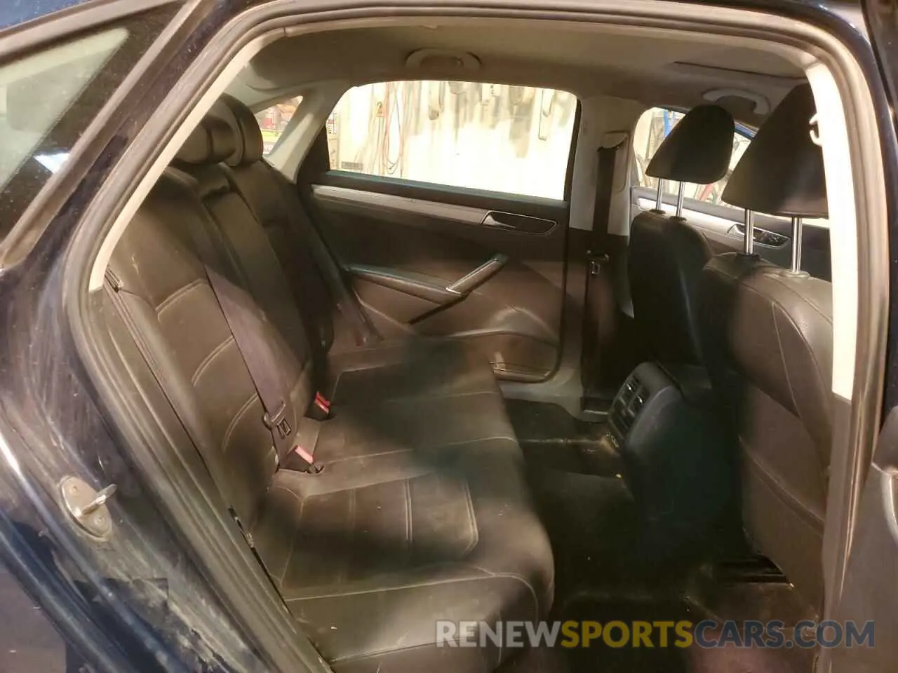 10 fotografías del automóvil dañado 1VWLA7A38KC012259 VOLKSWAGEN PASSAT 2019