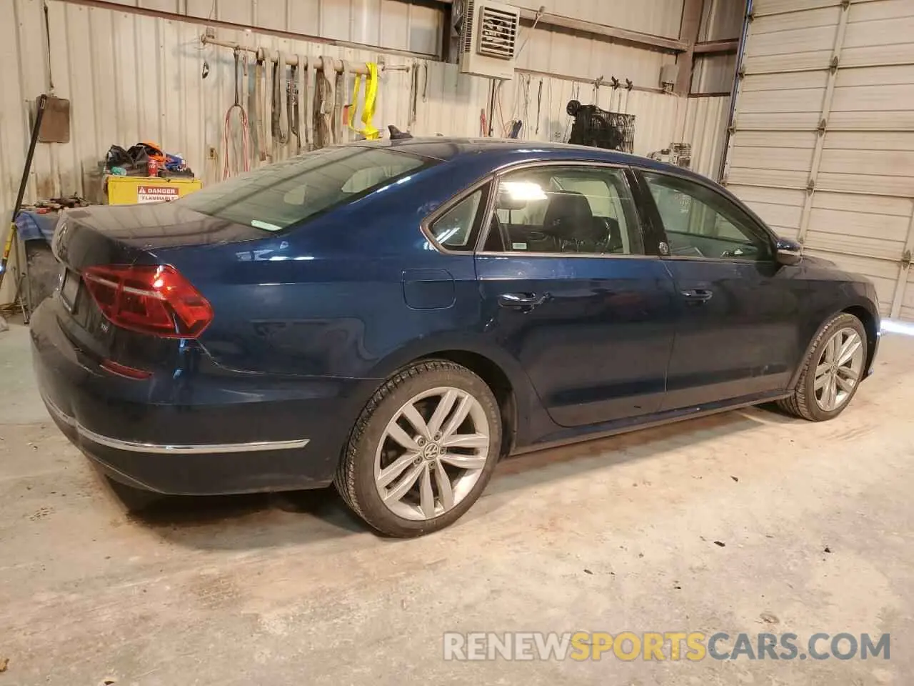 3 fotografías del automóvil dañado 1VWLA7A38KC012259 VOLKSWAGEN PASSAT 2019