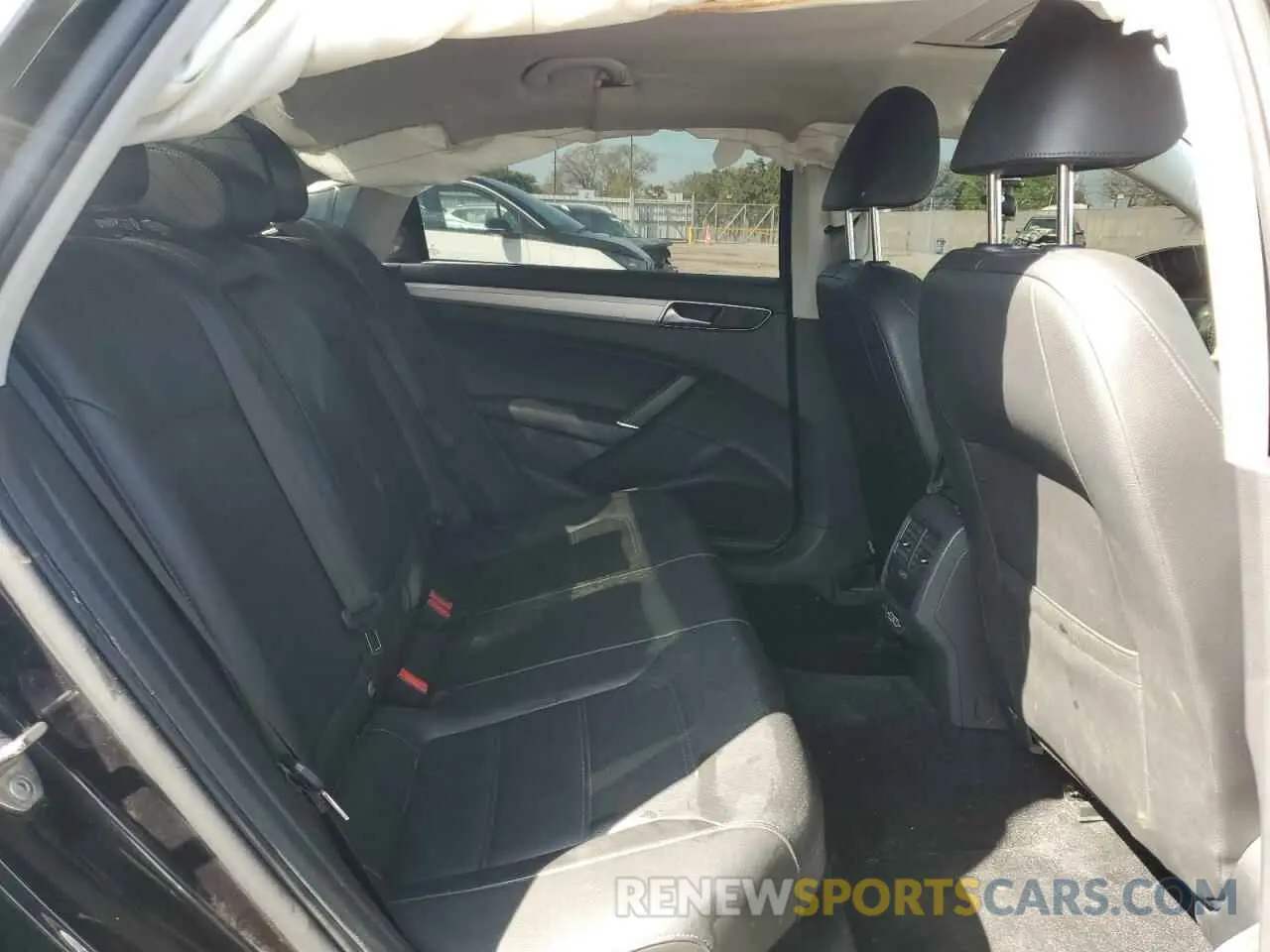 10 fotografías del automóvil dañado 1VWLA7A39KC003537 VOLKSWAGEN PASSAT 2019