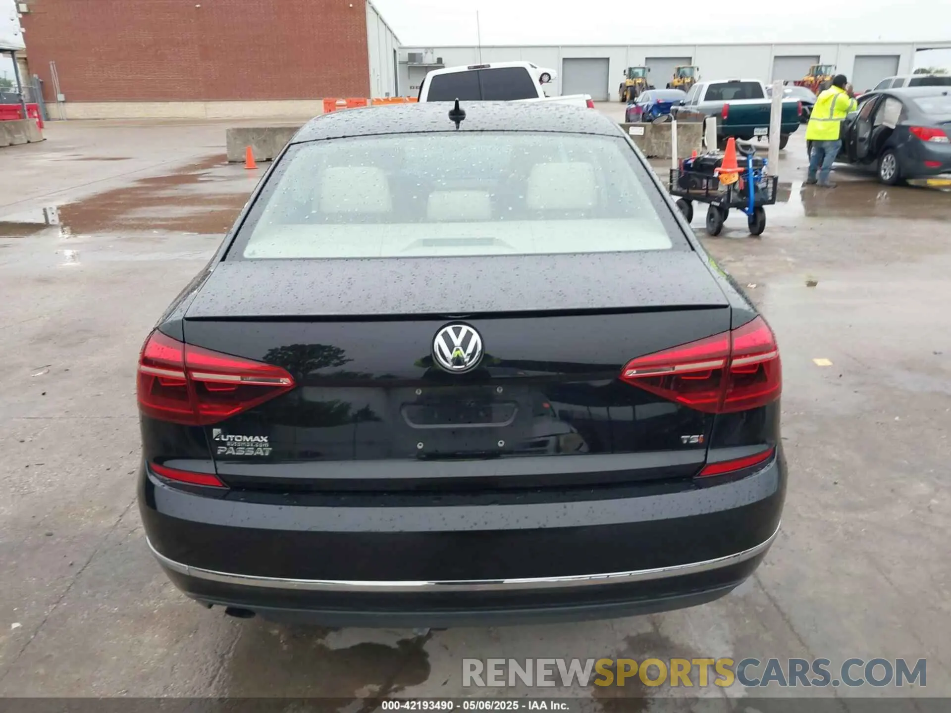 16 fotografías del automóvil dañado 1VWLA7A3XKC005667 VOLKSWAGEN PASSAT 2019