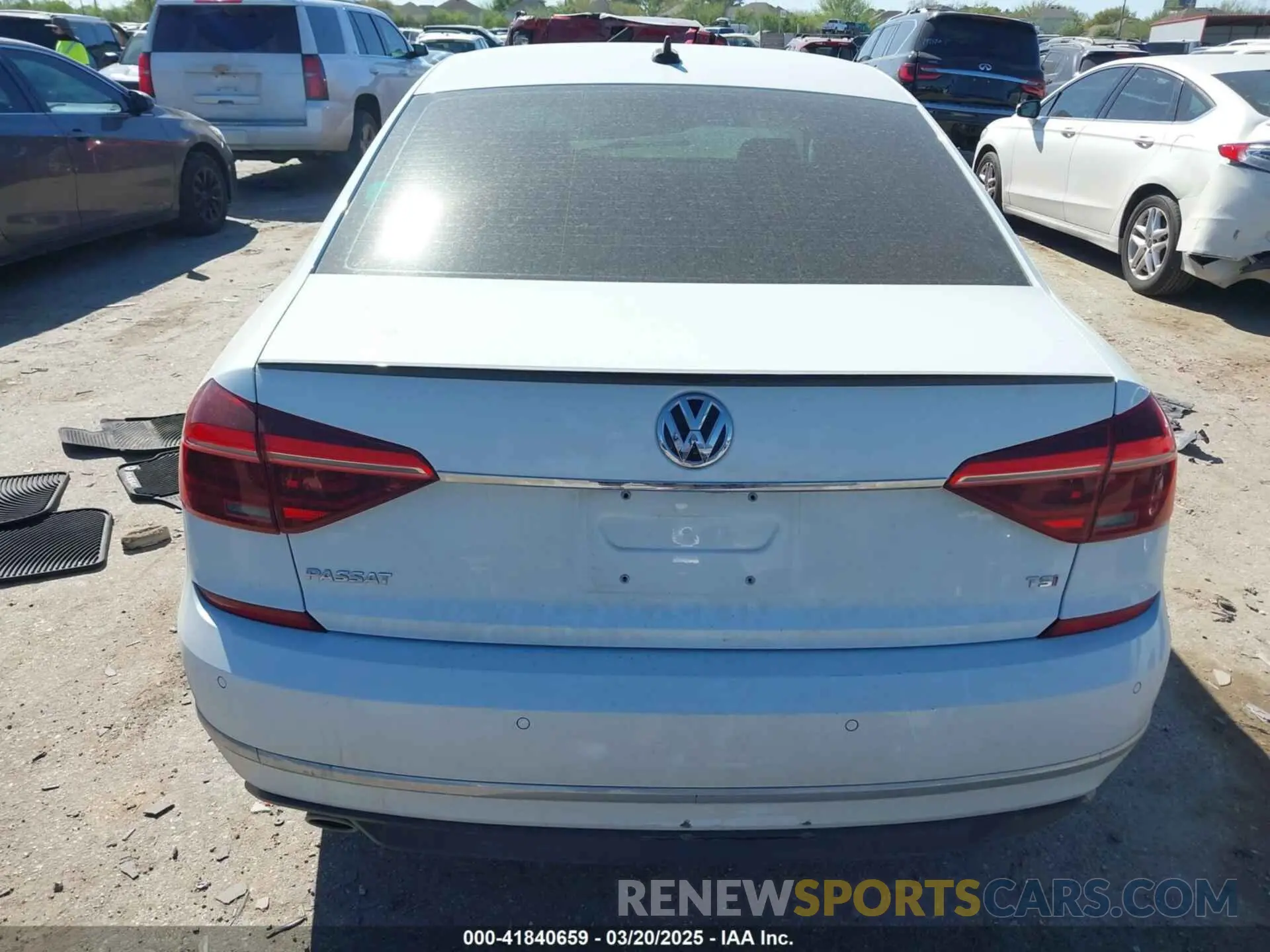 17 fotografías del automóvil dañado 1VWMA7A31KC000846 VOLKSWAGEN PASSAT 2019
