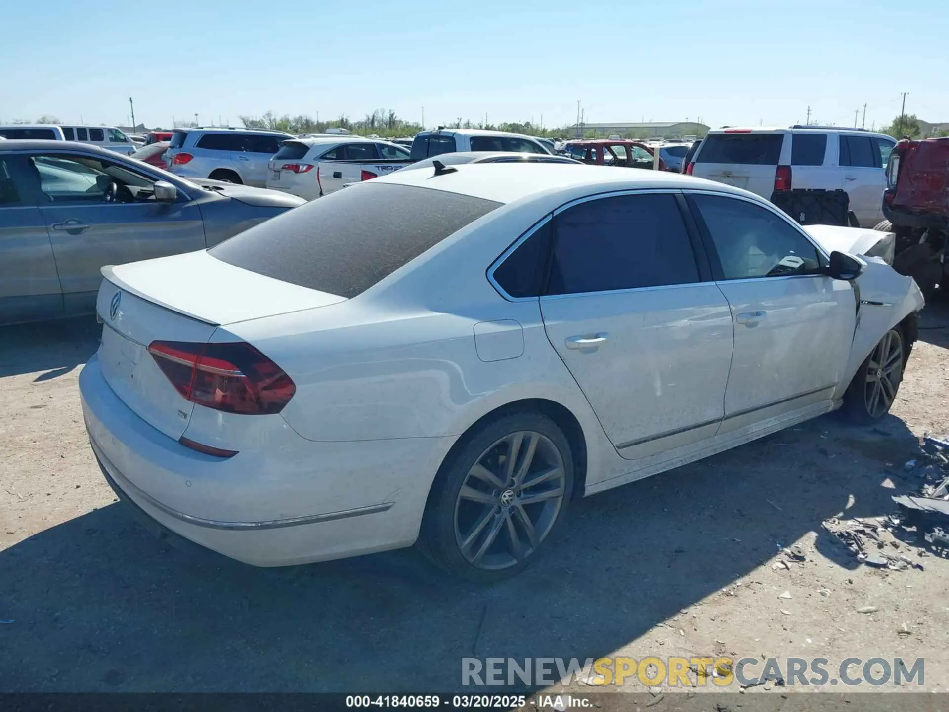 4 fotografías del automóvil dañado 1VWMA7A31KC000846 VOLKSWAGEN PASSAT 2019