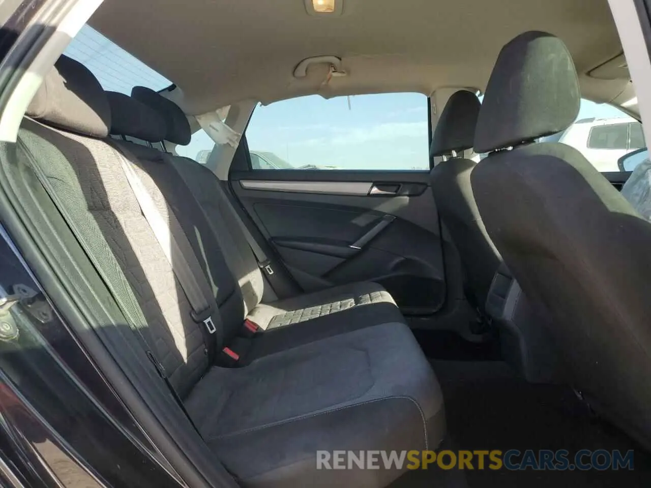 11 fotografías del automóvil dañado 1VWAA7A31LC025816 VOLKSWAGEN PASSAT 2020