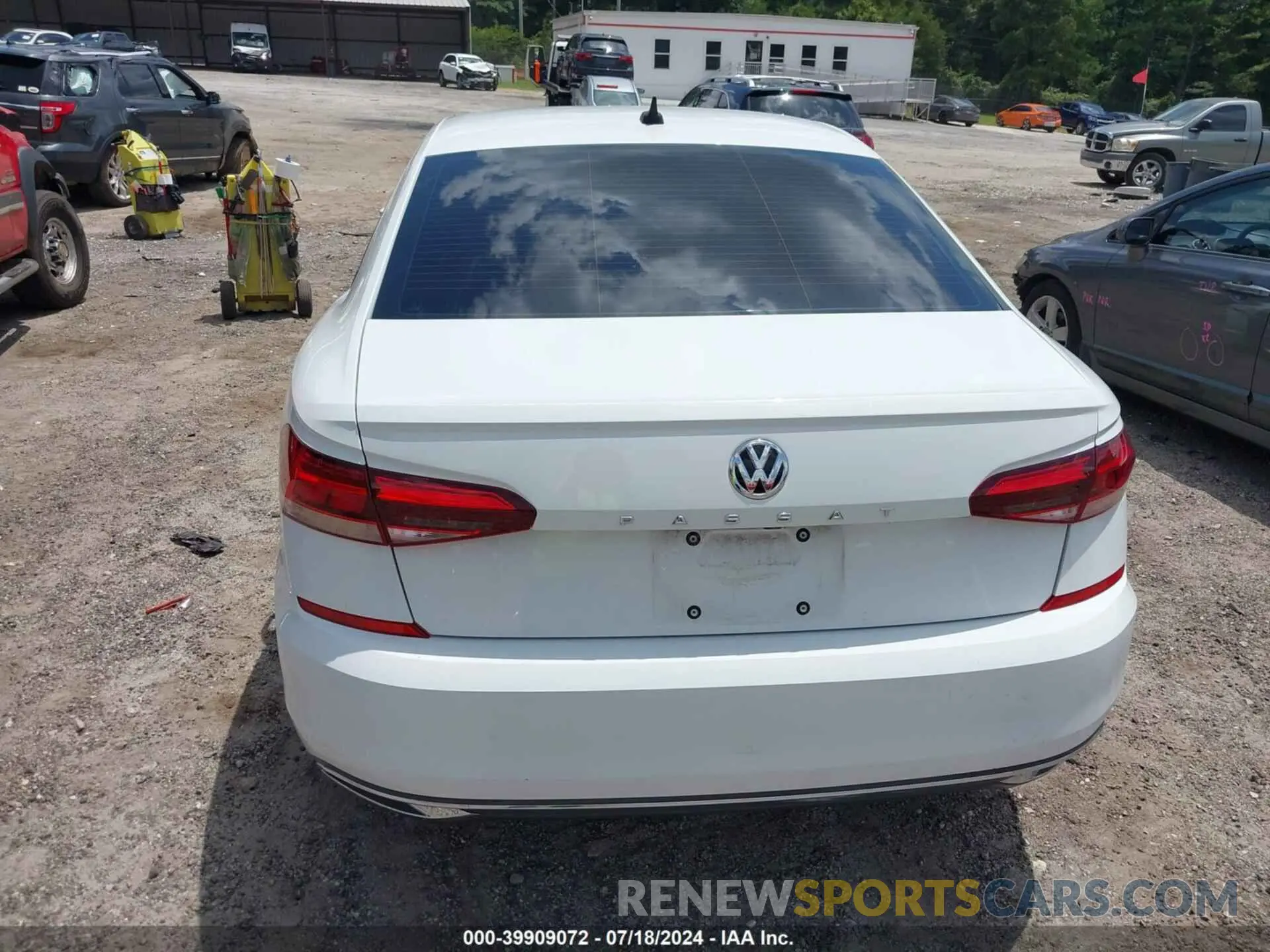 16 fotografías del automóvil dañado 1VWAA7A35LC012759 VOLKSWAGEN PASSAT 2020
