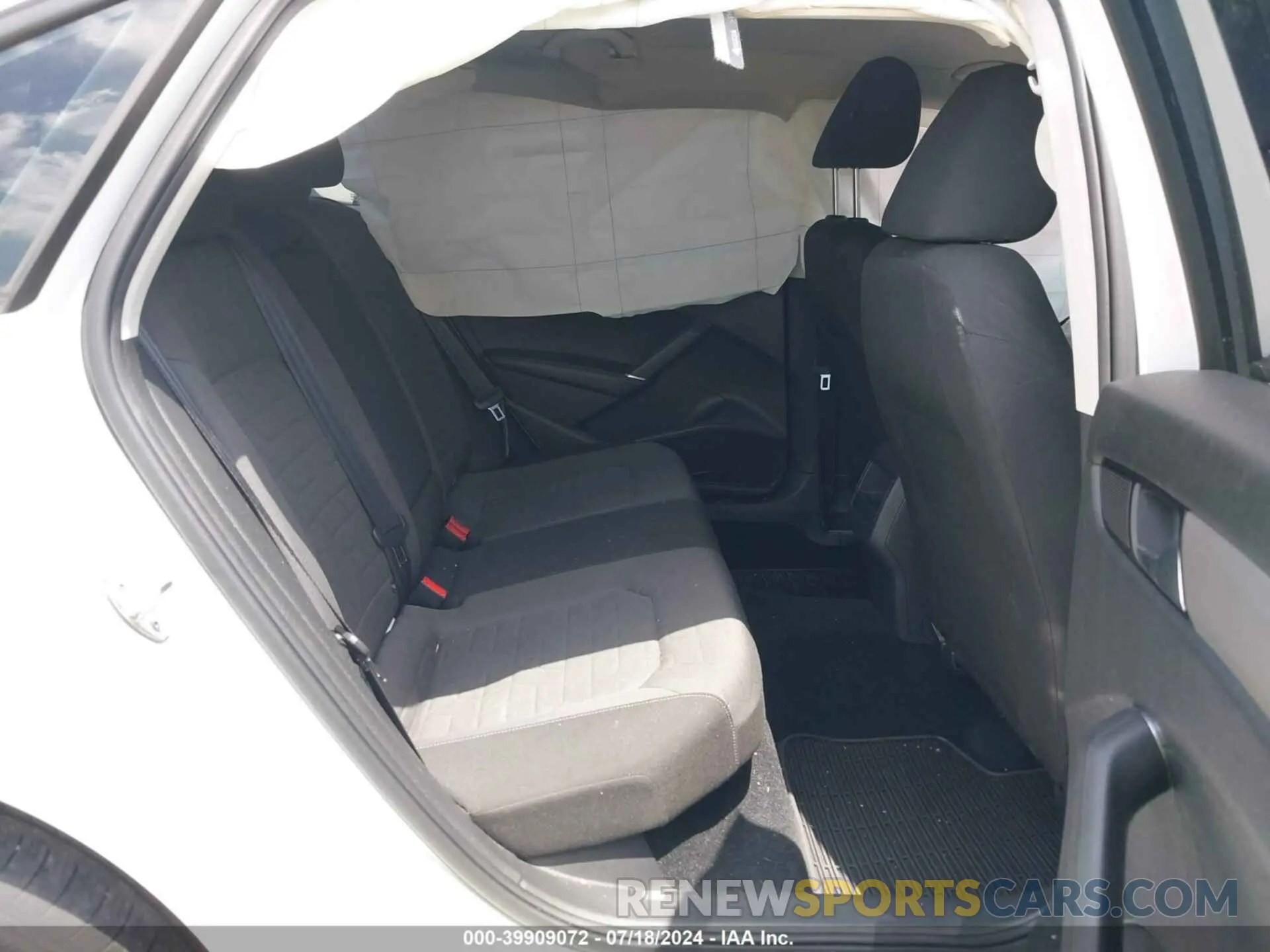 8 fotografías del automóvil dañado 1VWAA7A35LC012759 VOLKSWAGEN PASSAT 2020