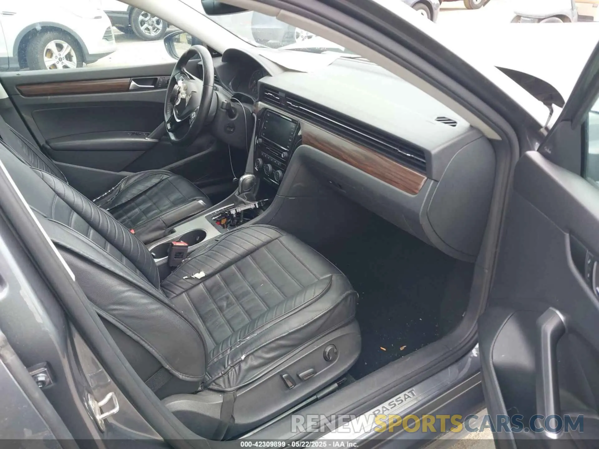 5 fotografías del automóvil dañado 1VWCA7A31LC016770 VOLKSWAGEN PASSAT 2020