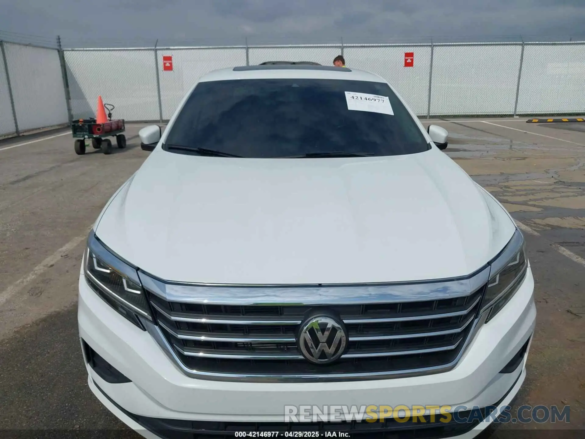 6 fotografías del automóvil dañado 1VWCA7A35LC020918 VOLKSWAGEN PASSAT 2020