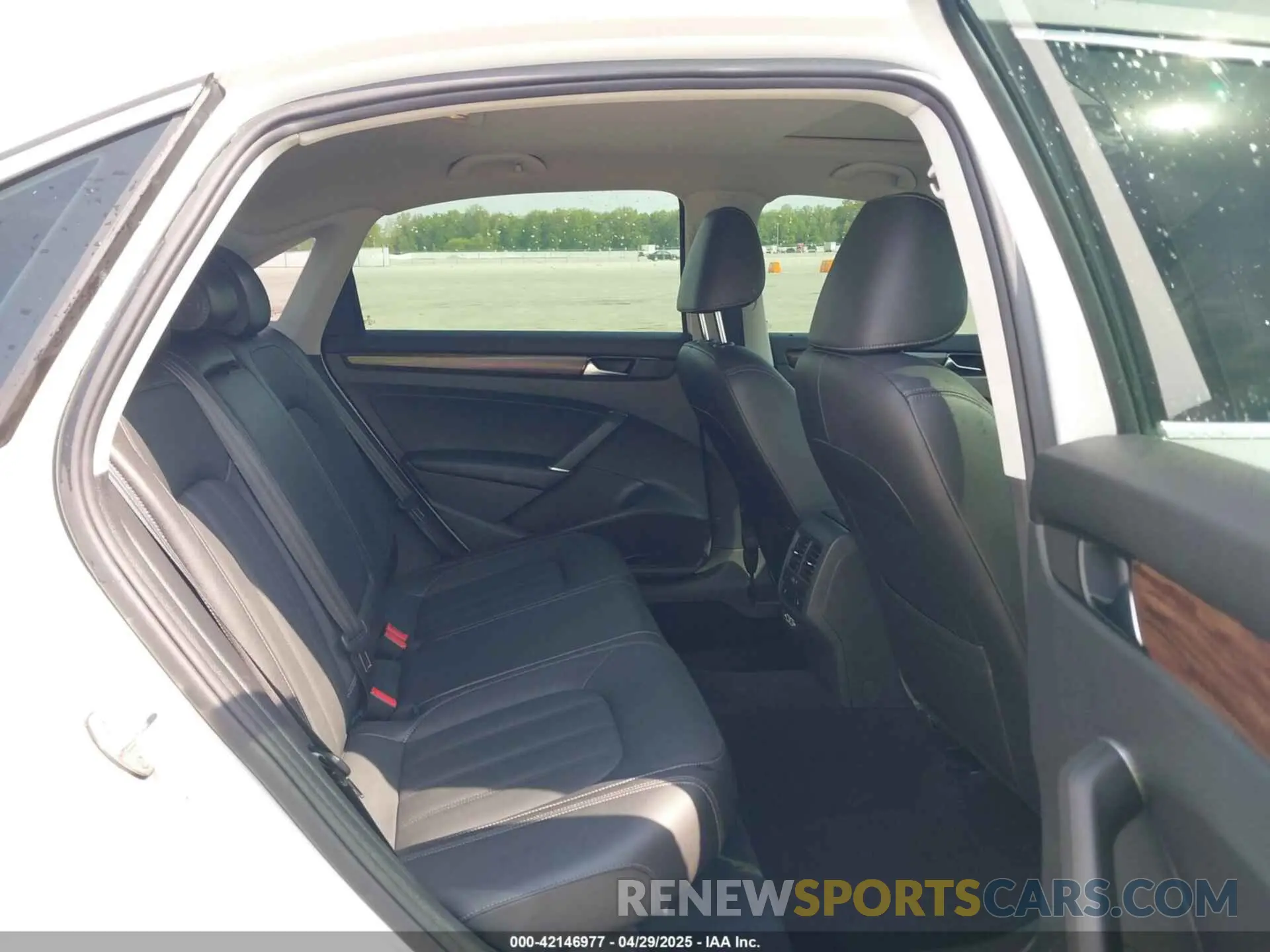 8 fotografías del automóvil dañado 1VWCA7A35LC020918 VOLKSWAGEN PASSAT 2020
