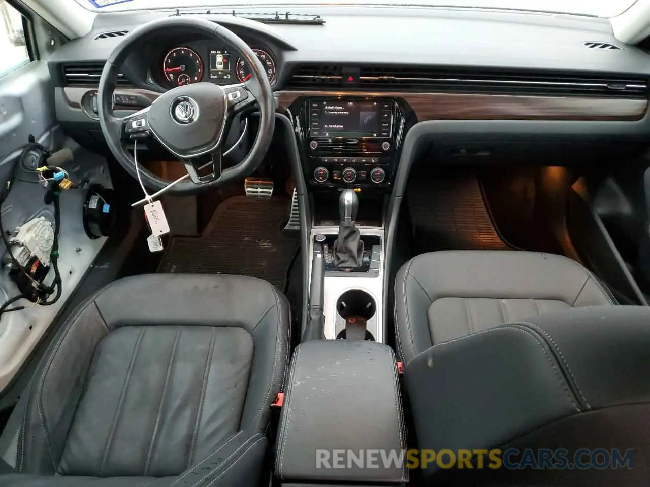 8 fotografías del automóvil dañado 1VWCA7A37LC005093 VOLKSWAGEN PASSAT 2020