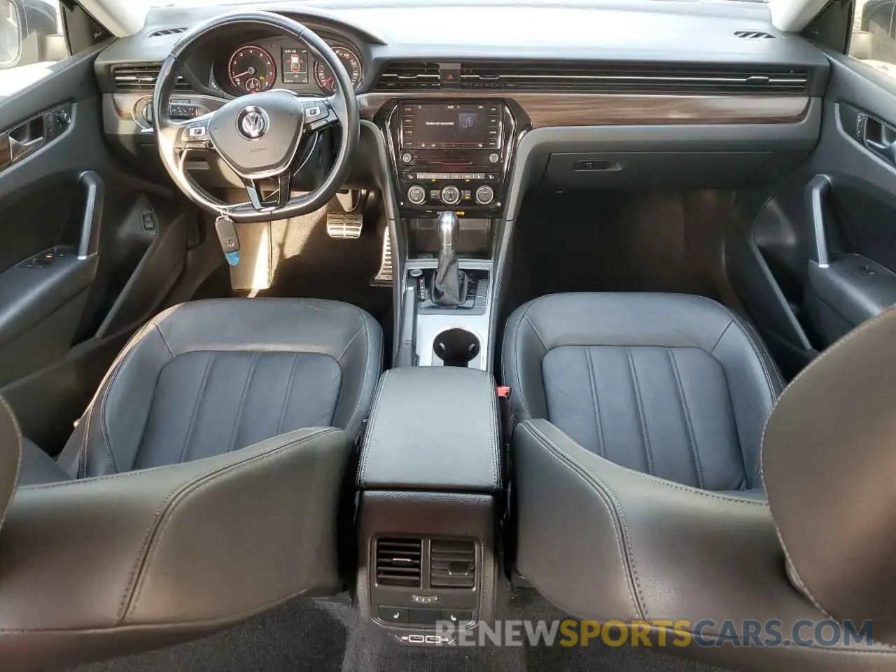 8 fotografías del automóvil dañado 1VWCA7A39LC015267 VOLKSWAGEN PASSAT 2020
