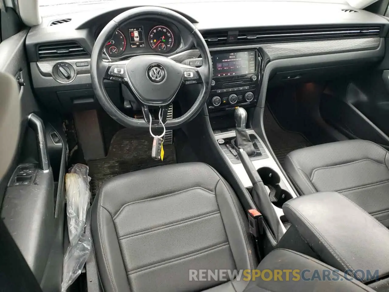 8 fotografías del automóvil dañado 1VWMA7A30LC018563 VOLKSWAGEN PASSAT 2020