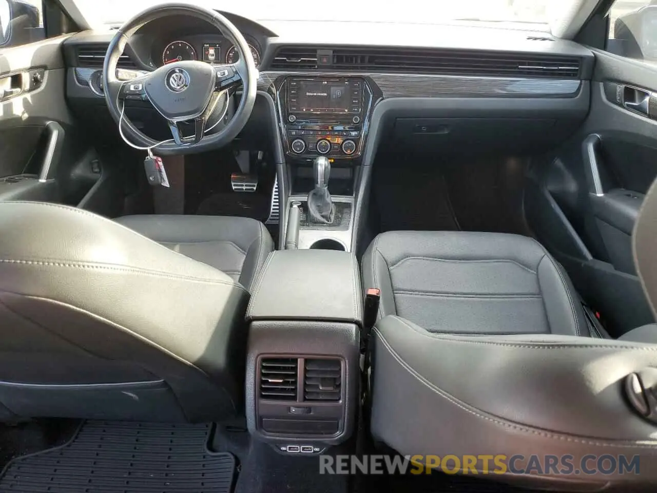 8 fotografías del automóvil dañado 1VWMA7A33LC017889 VOLKSWAGEN PASSAT 2020