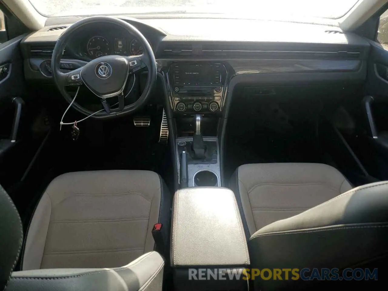 8 fotografías del automóvil dañado 1VWMA7A34LC010336 VOLKSWAGEN PASSAT 2020