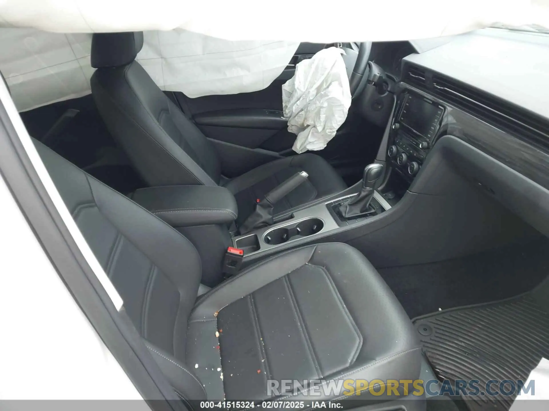5 fotografías del automóvil dañado 1VWMA7A35LC024598 VOLKSWAGEN PASSAT 2020