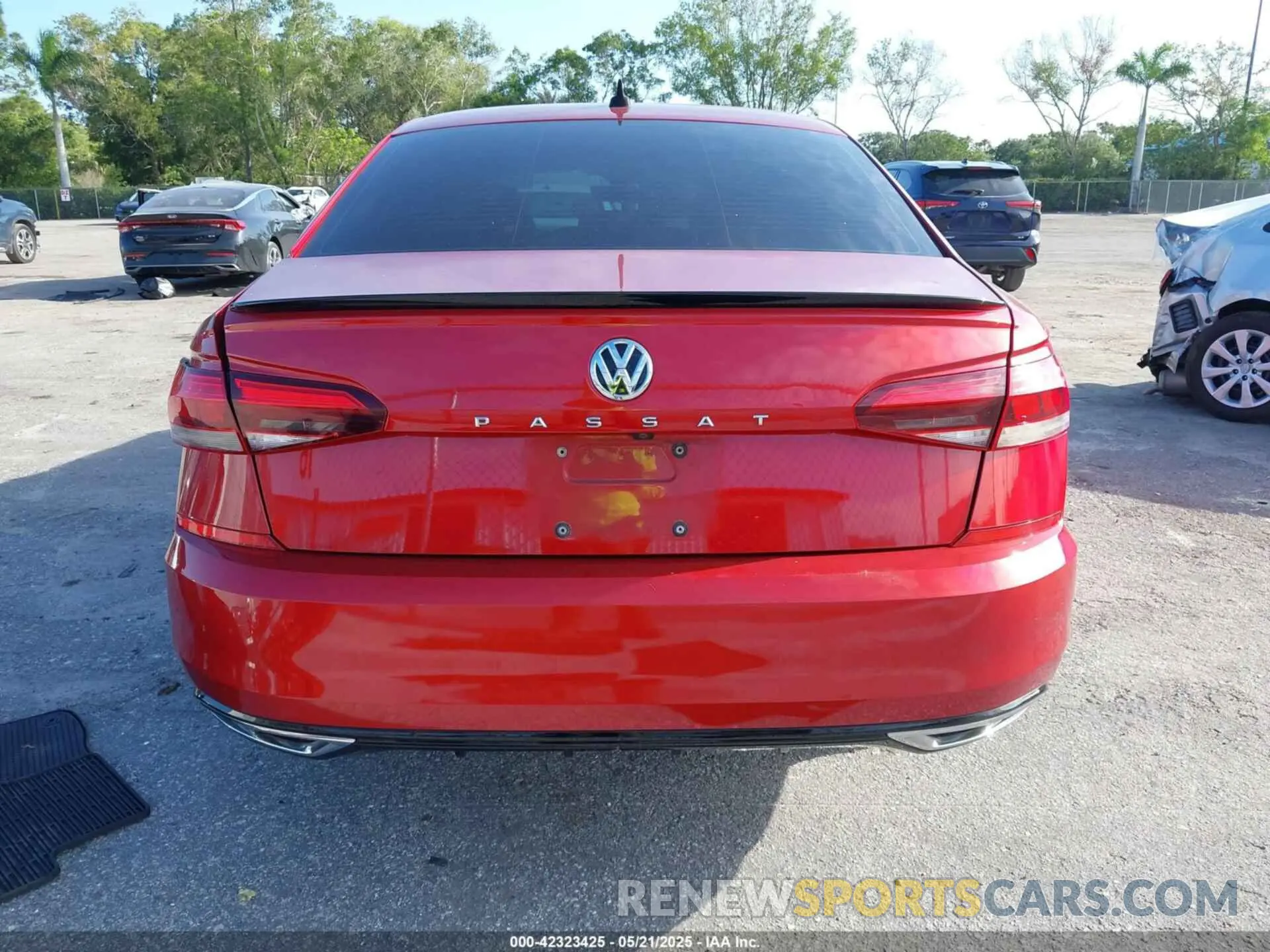 16 fotografías del automóvil dañado 1VWMA7A36LC020561 VOLKSWAGEN PASSAT 2020