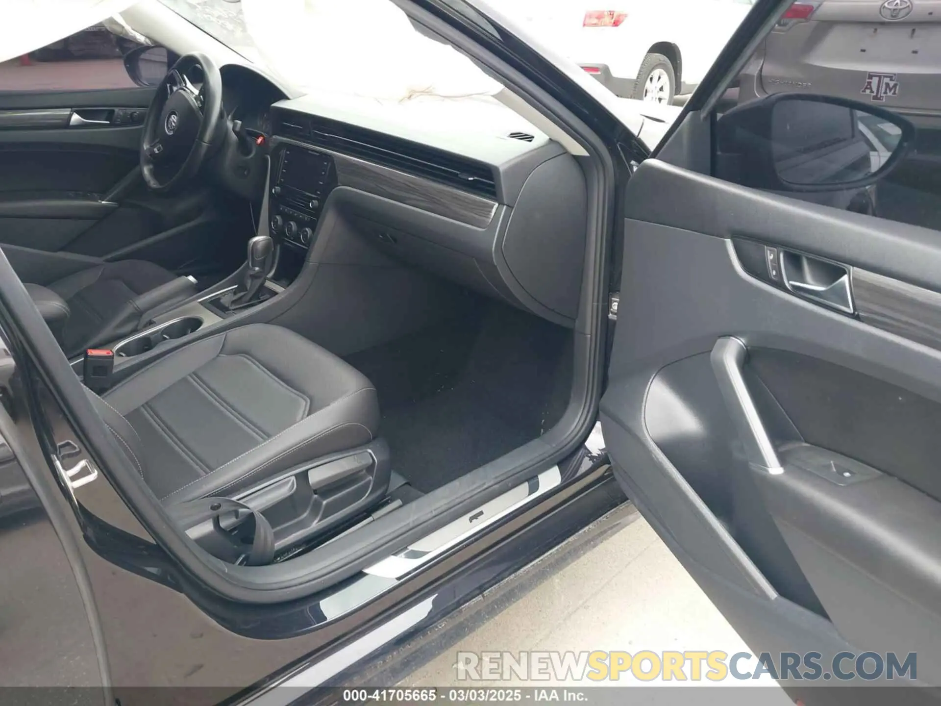 5 fotografías del automóvil dañado 1VWMA7A38LC007732 VOLKSWAGEN PASSAT 2020
