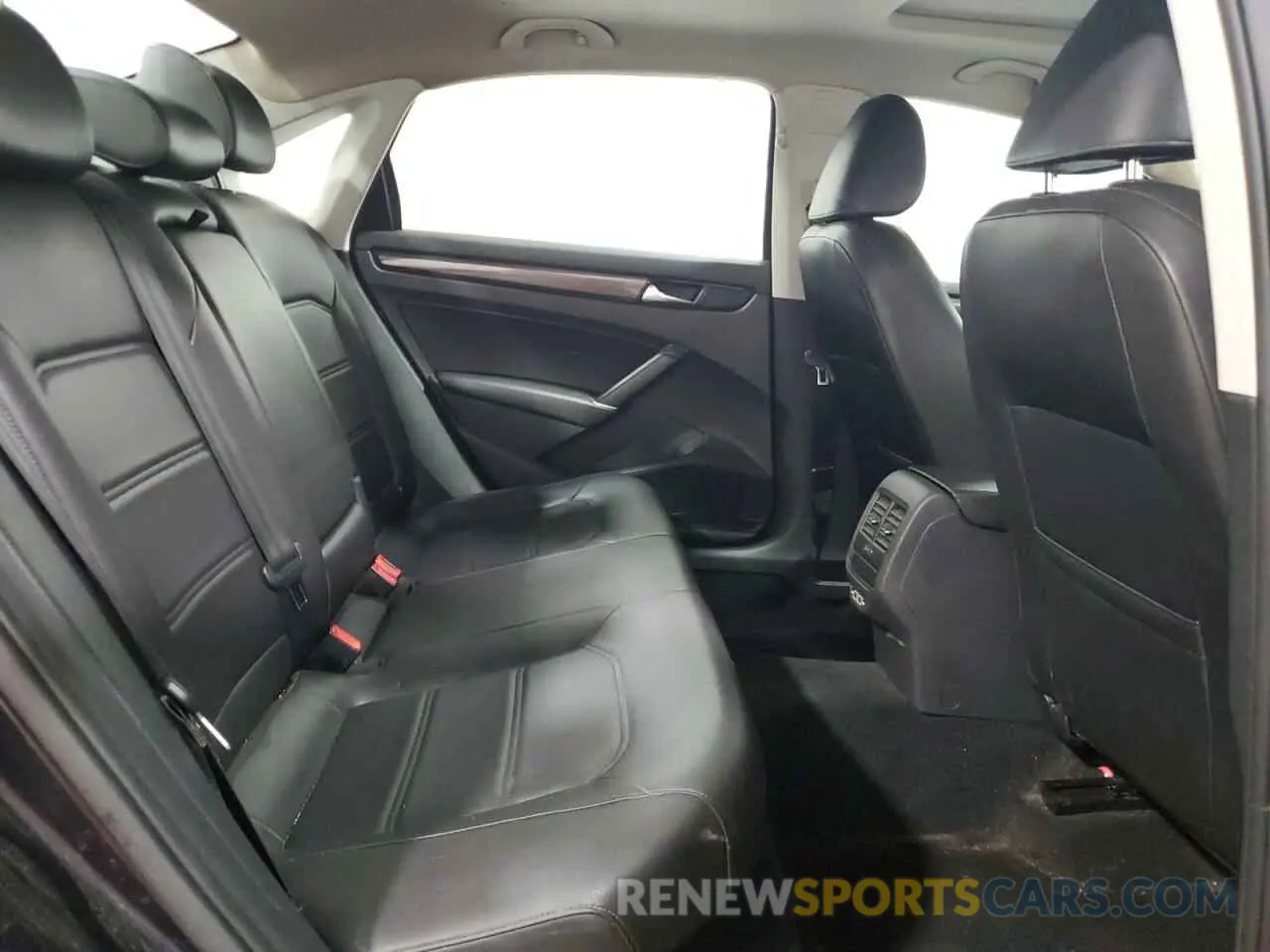 10 fotografías del automóvil dañado 1VWMA7A38LC018858 VOLKSWAGEN PASSAT 2020
