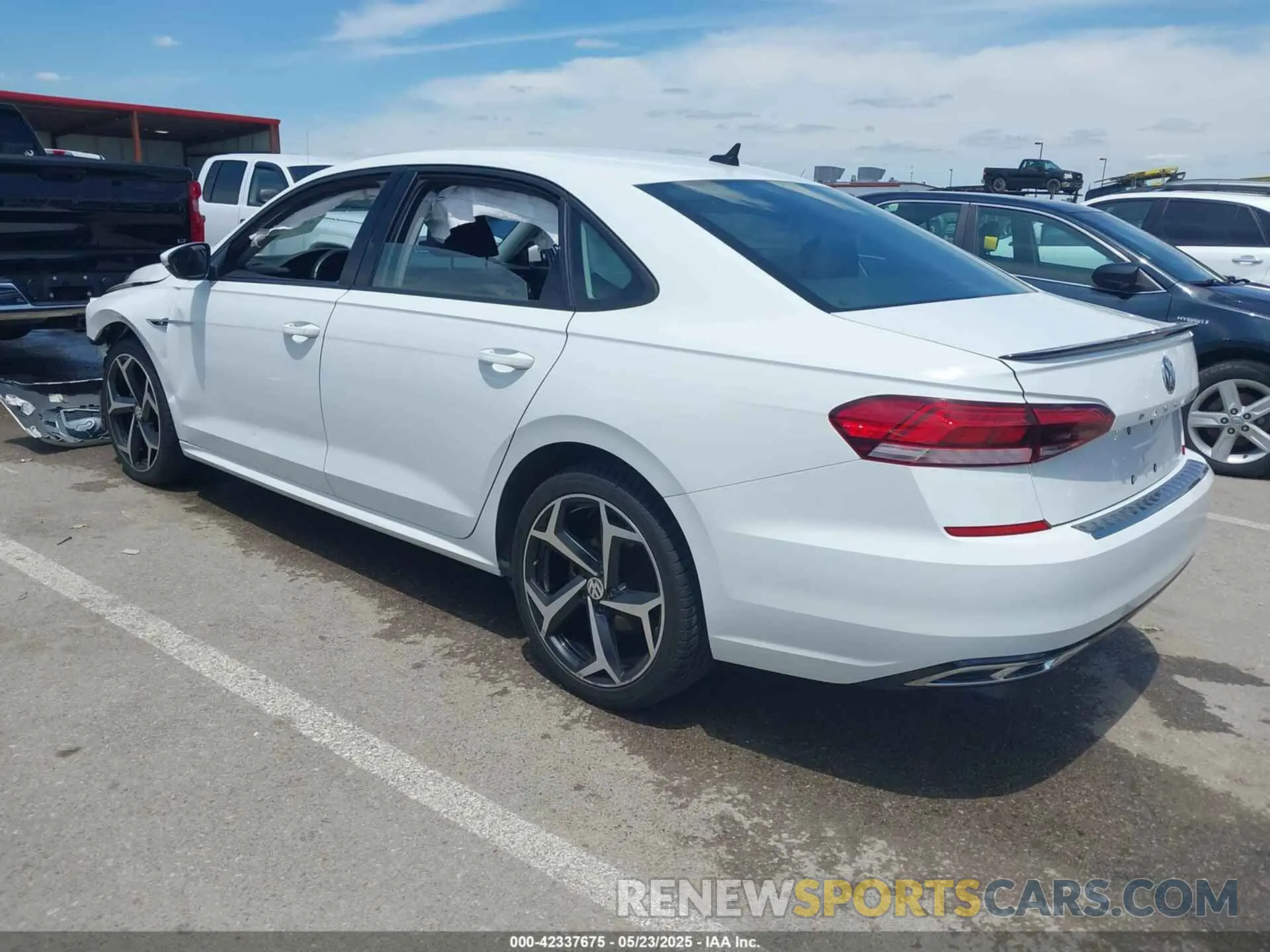 3 fotografías del automóvil dañado 1VWMA7A3XLC013709 VOLKSWAGEN PASSAT 2020