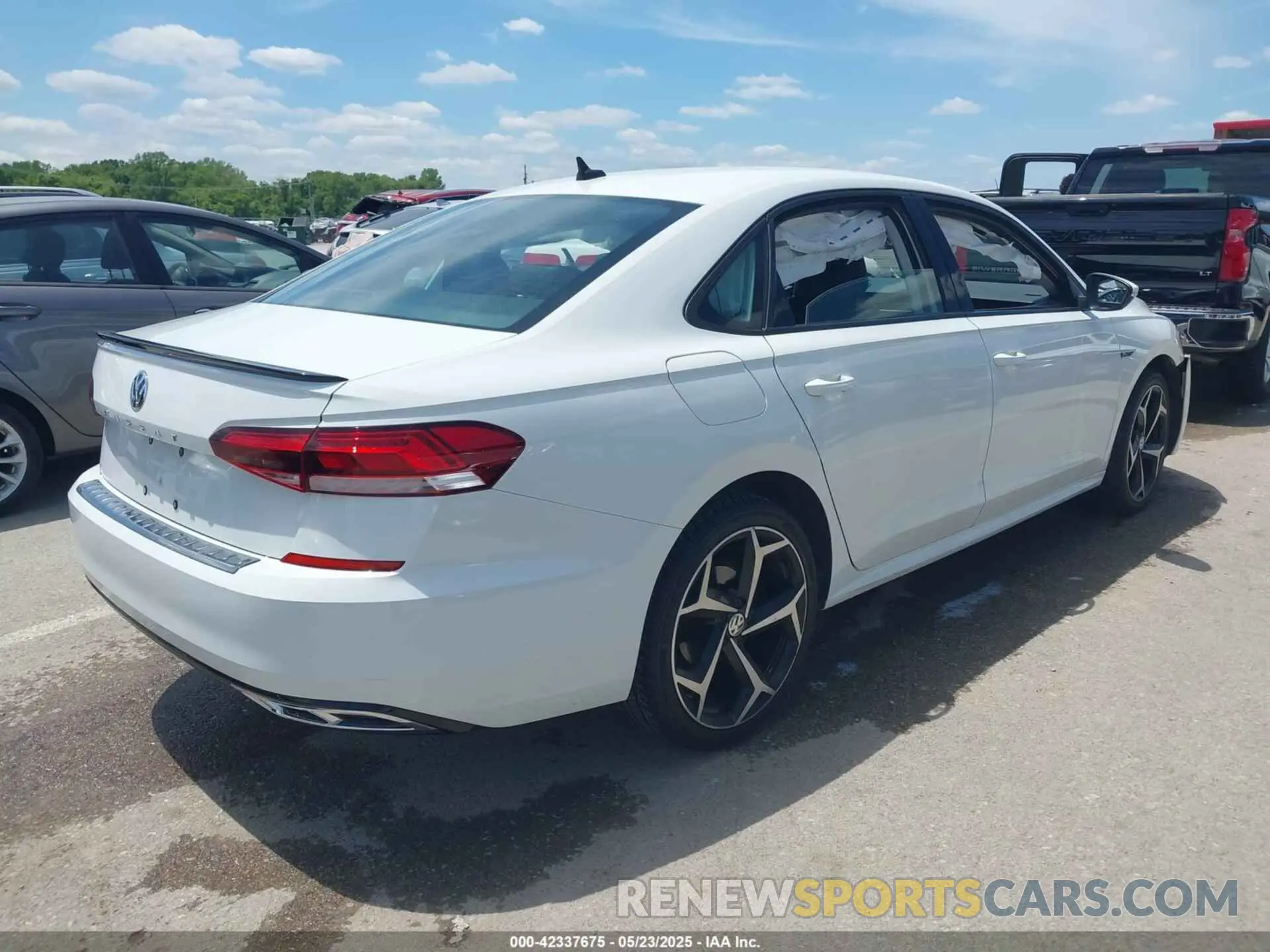 4 fotografías del automóvil dañado 1VWMA7A3XLC013709 VOLKSWAGEN PASSAT 2020