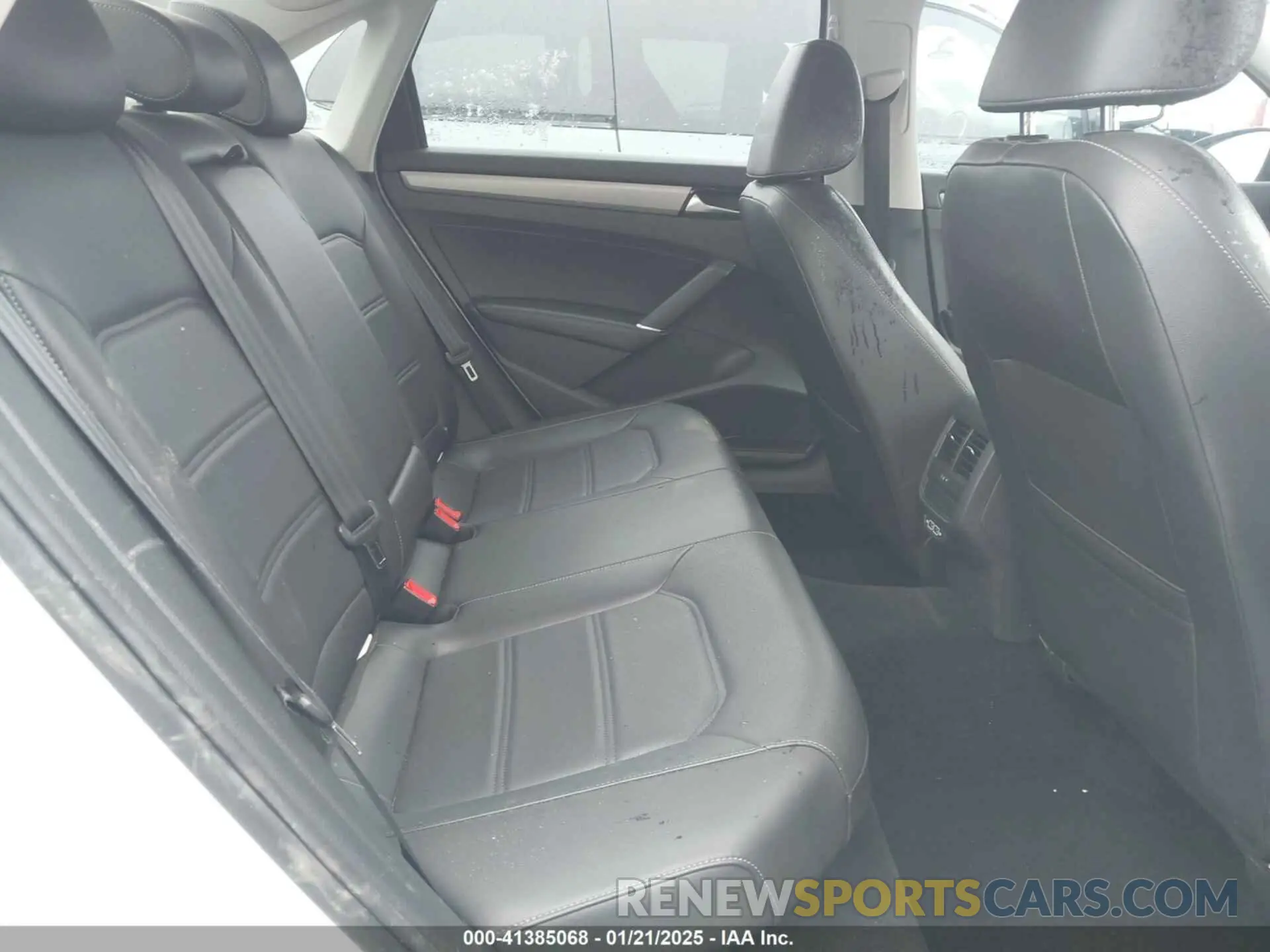 8 fotografías del automóvil dañado 1VWSA7A32LC009225 VOLKSWAGEN PASSAT 2020