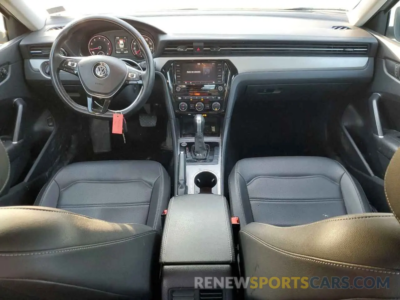 8 fotografías del automóvil dañado 1VWSA7A32LC015882 VOLKSWAGEN PASSAT 2020