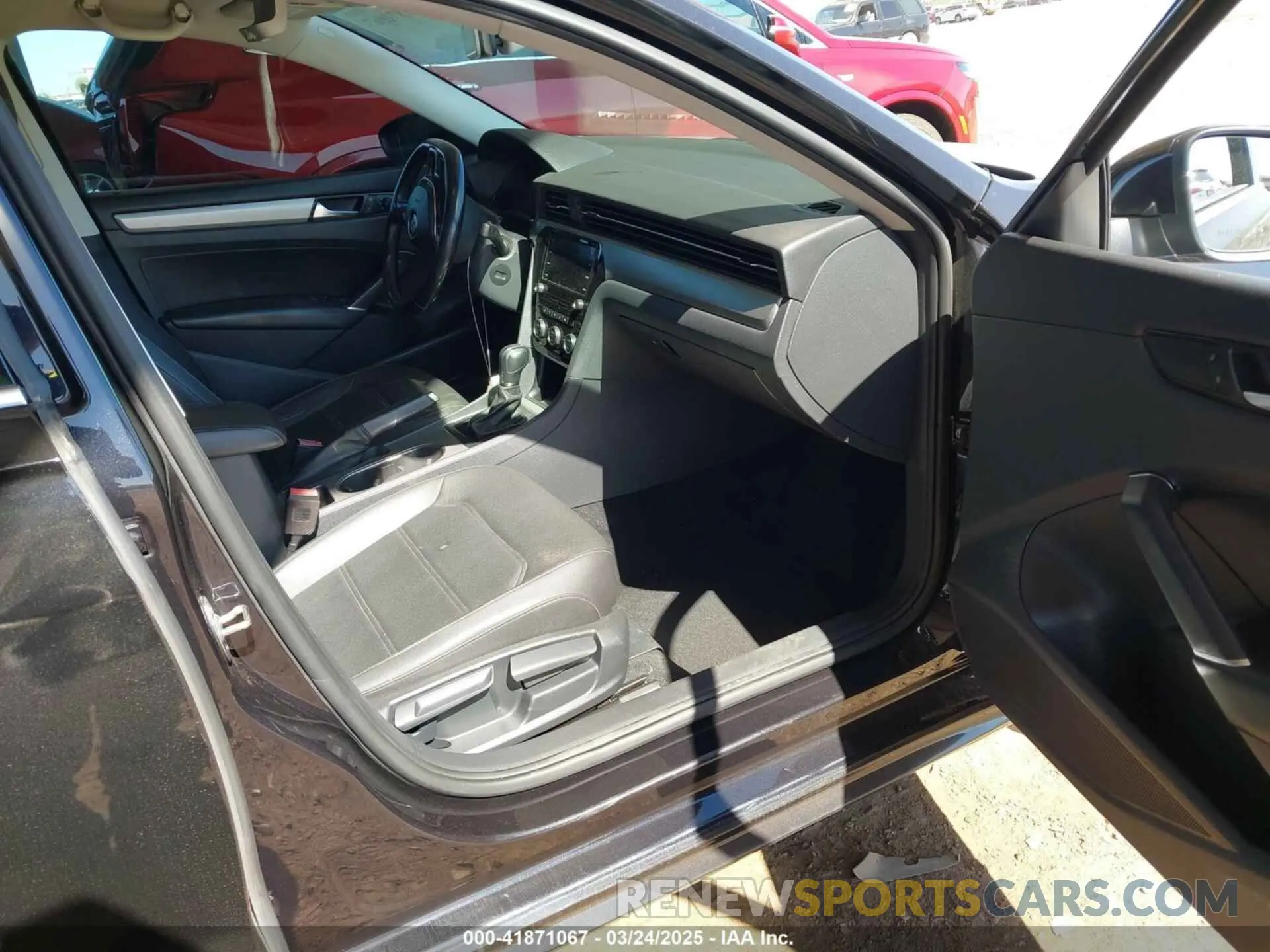 5 fotografías del automóvil dañado 1VWSA7A33LC006155 VOLKSWAGEN PASSAT 2020
