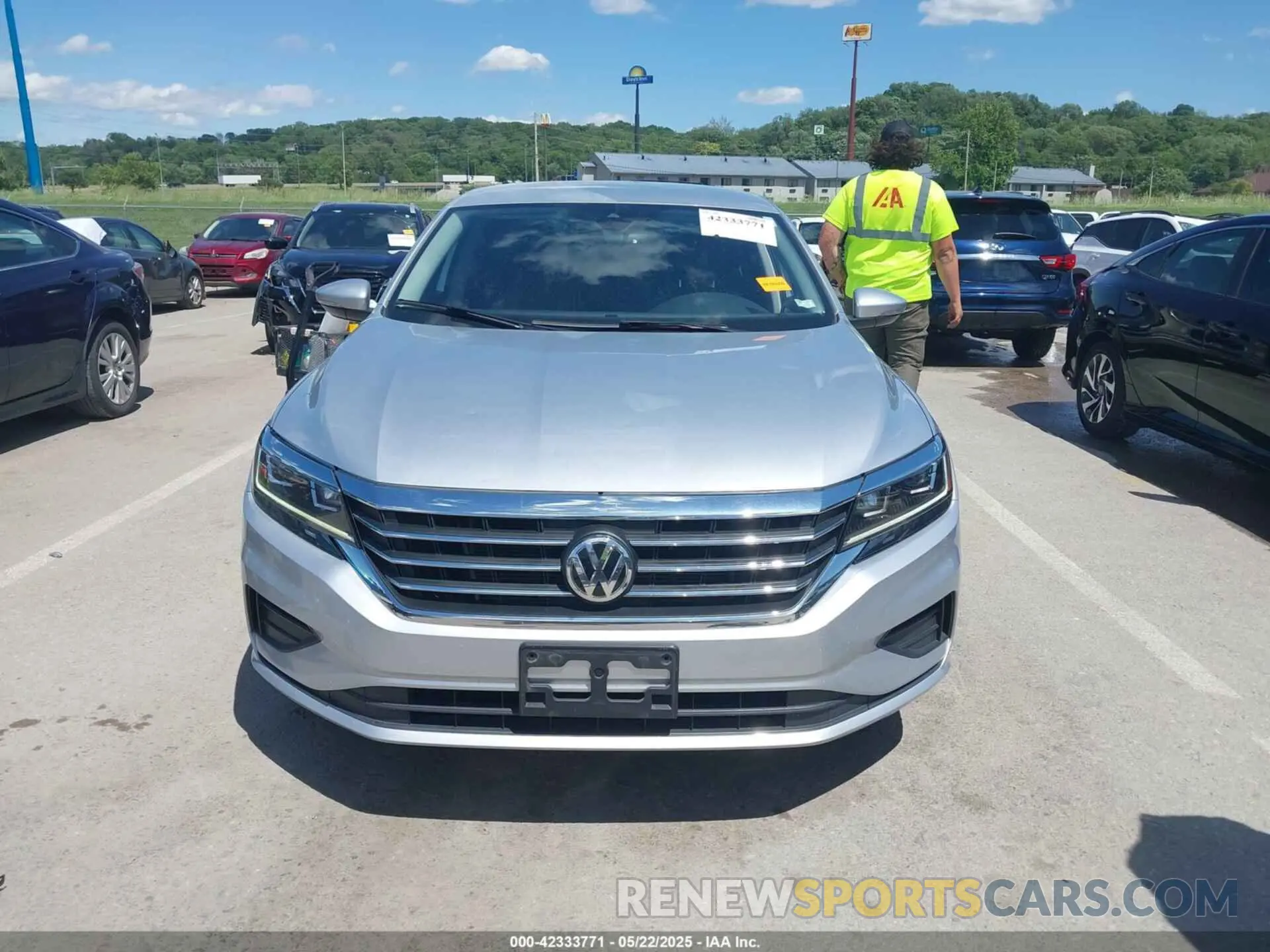 12 fotografías del automóvil dañado 1VWSA7A35LC010546 VOLKSWAGEN PASSAT 2020