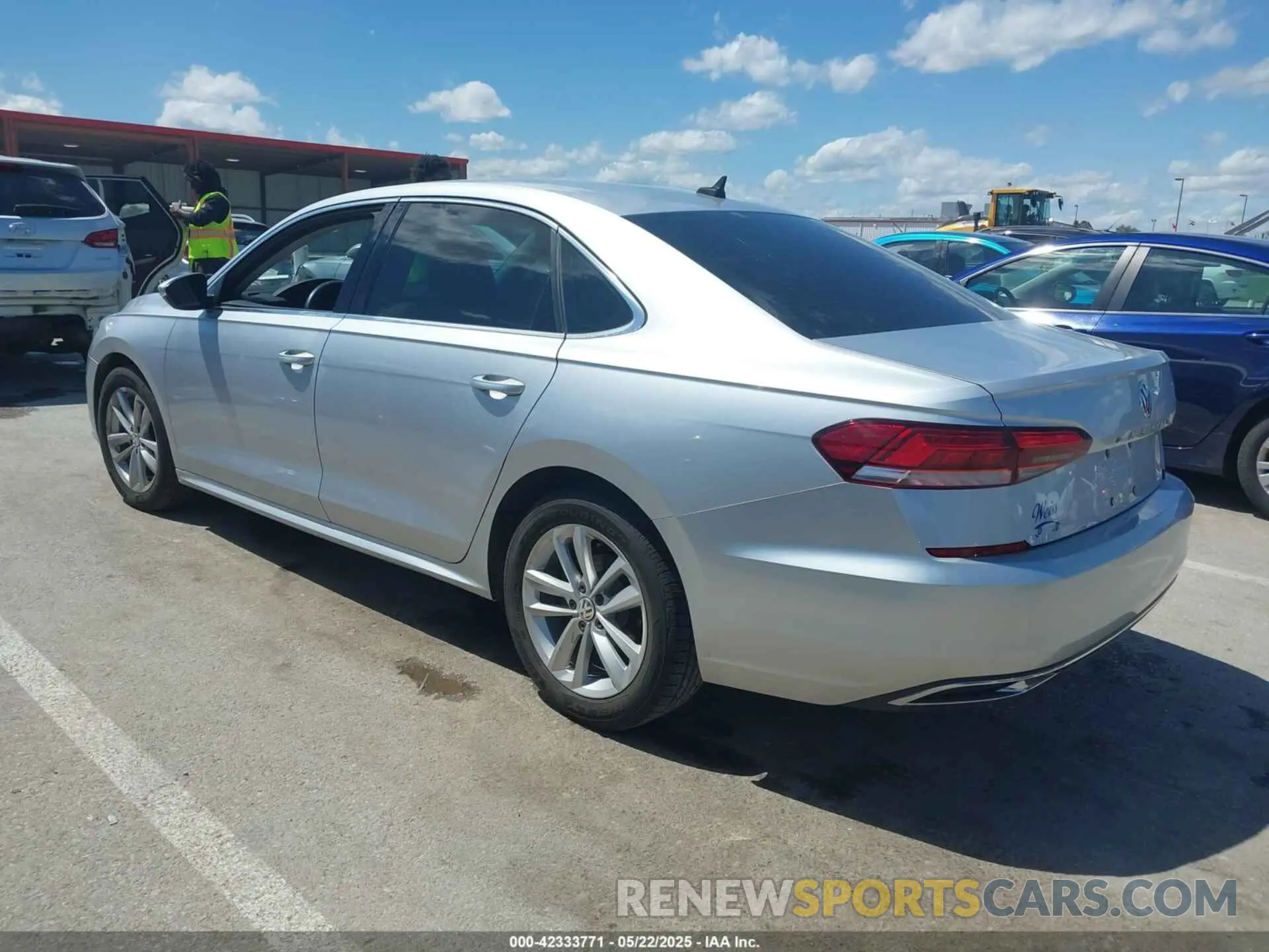 3 fotografías del automóvil dañado 1VWSA7A35LC010546 VOLKSWAGEN PASSAT 2020
