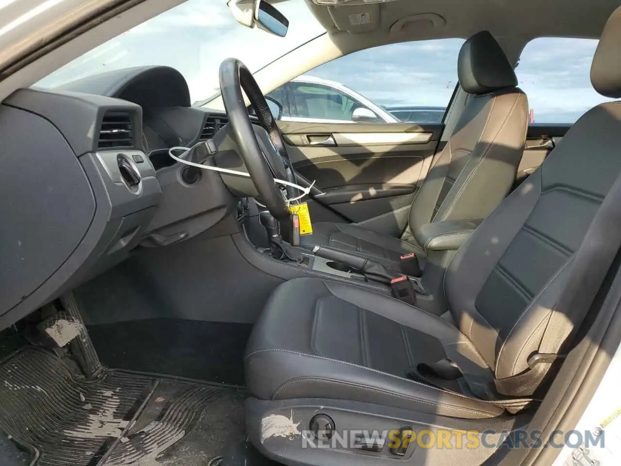 7 fotografías del automóvil dañado 1VWSA7A38LC016633 VOLKSWAGEN PASSAT 2020