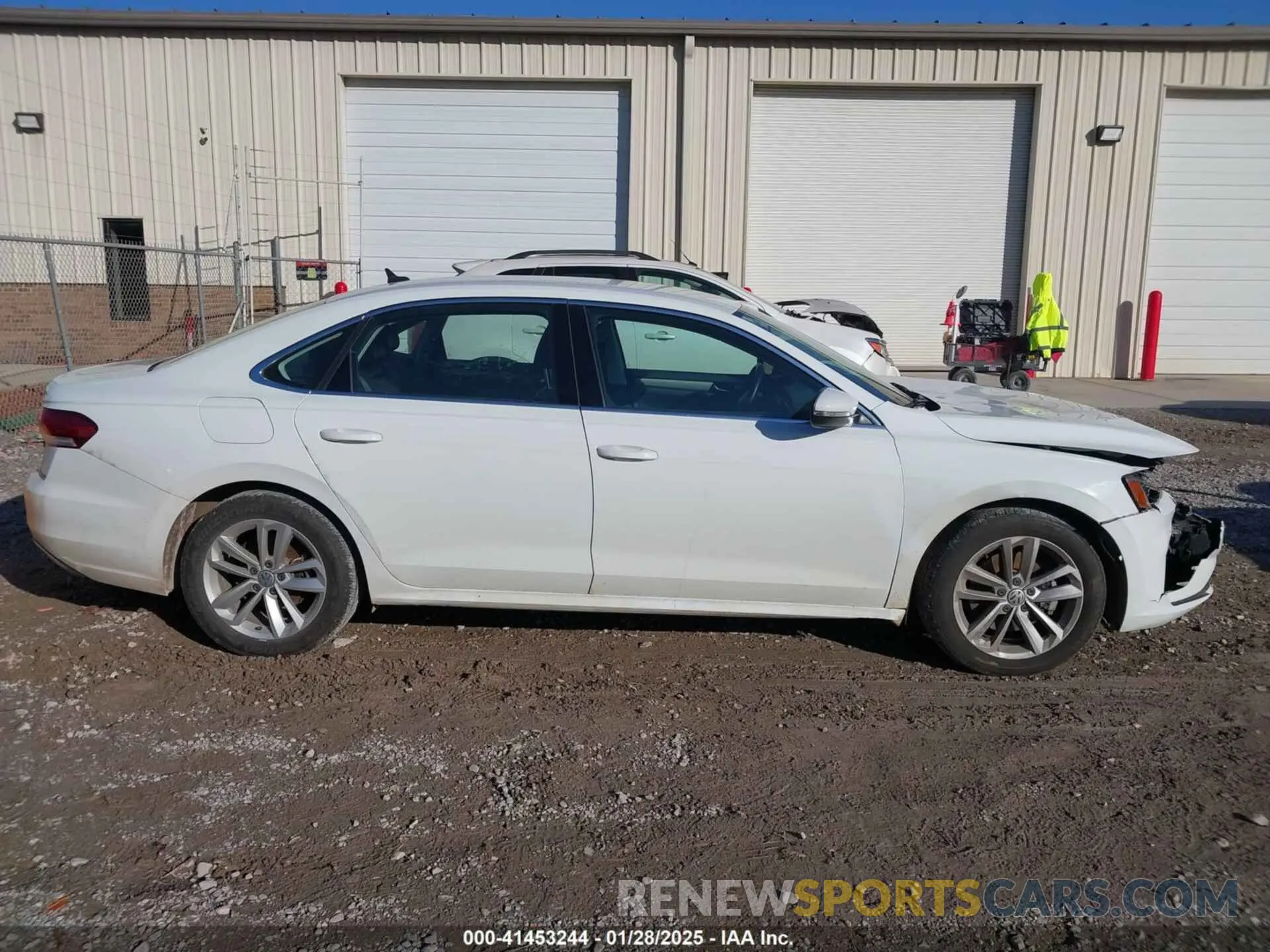 13 fotografías del automóvil dañado 1VWSA7A3XLC020859 VOLKSWAGEN PASSAT 2020