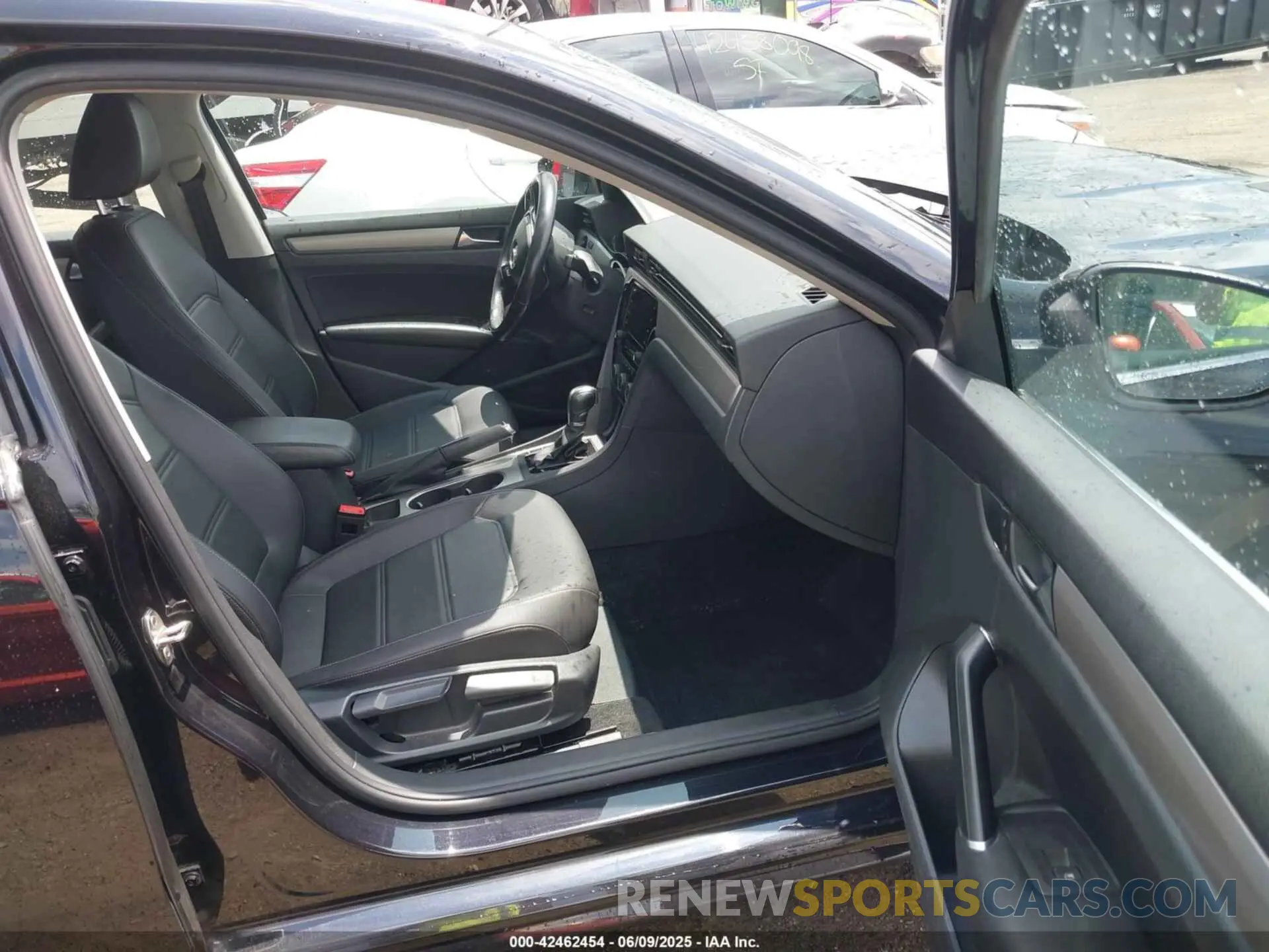 5 fotografías del automóvil dañado 1VWWA7A35LC002769 VOLKSWAGEN PASSAT 2020