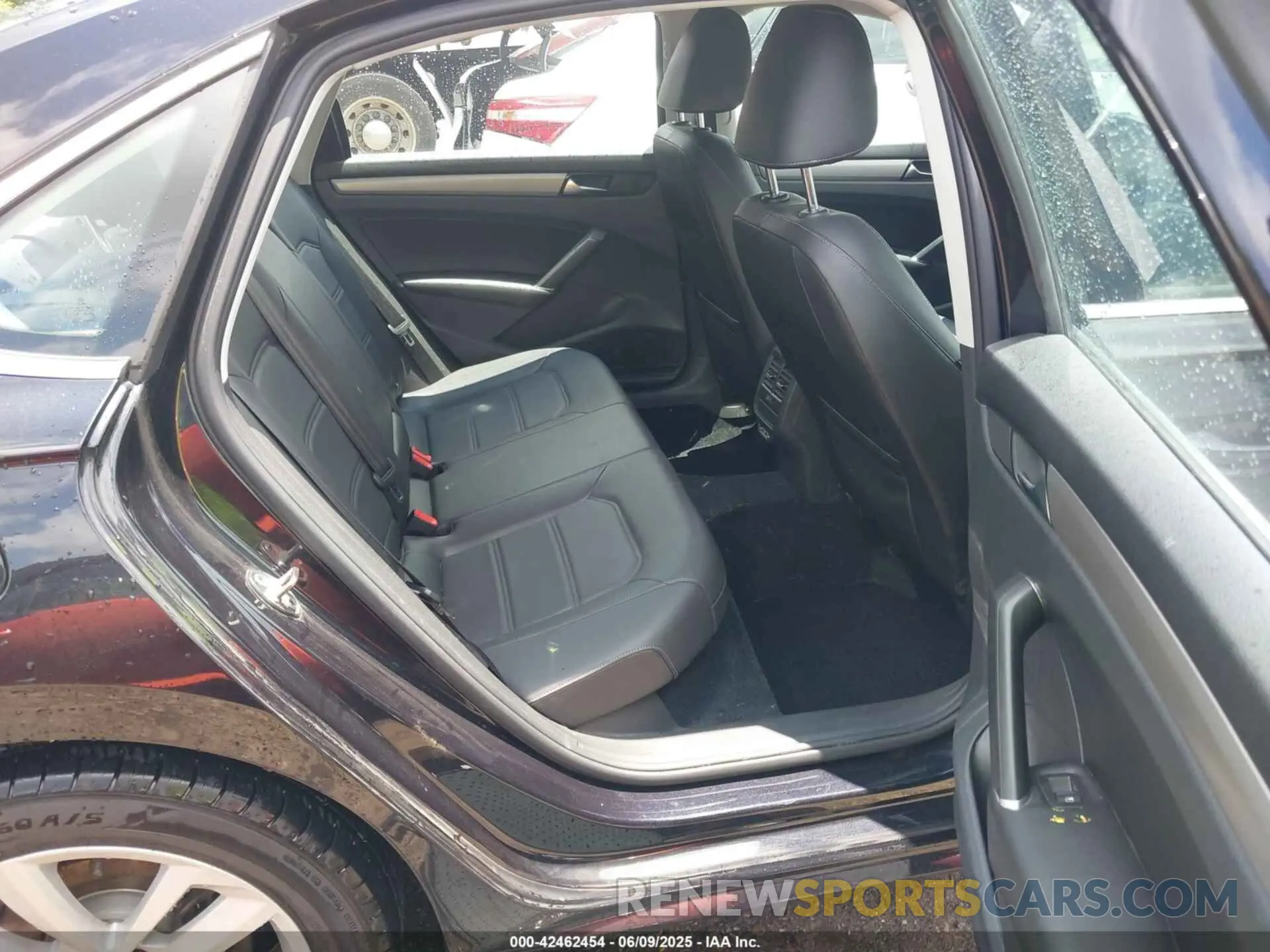 8 fotografías del automóvil dañado 1VWWA7A35LC002769 VOLKSWAGEN PASSAT 2020