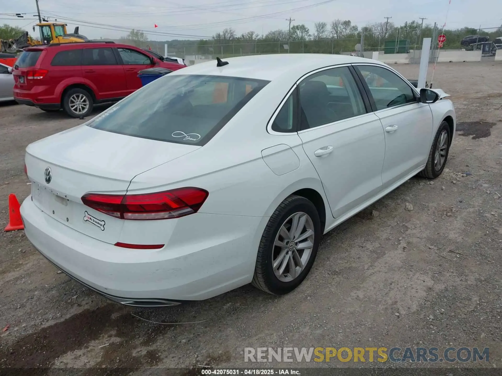 4 fotografías del automóvil dañado 1VWWA7A35LC020866 VOLKSWAGEN PASSAT 2020